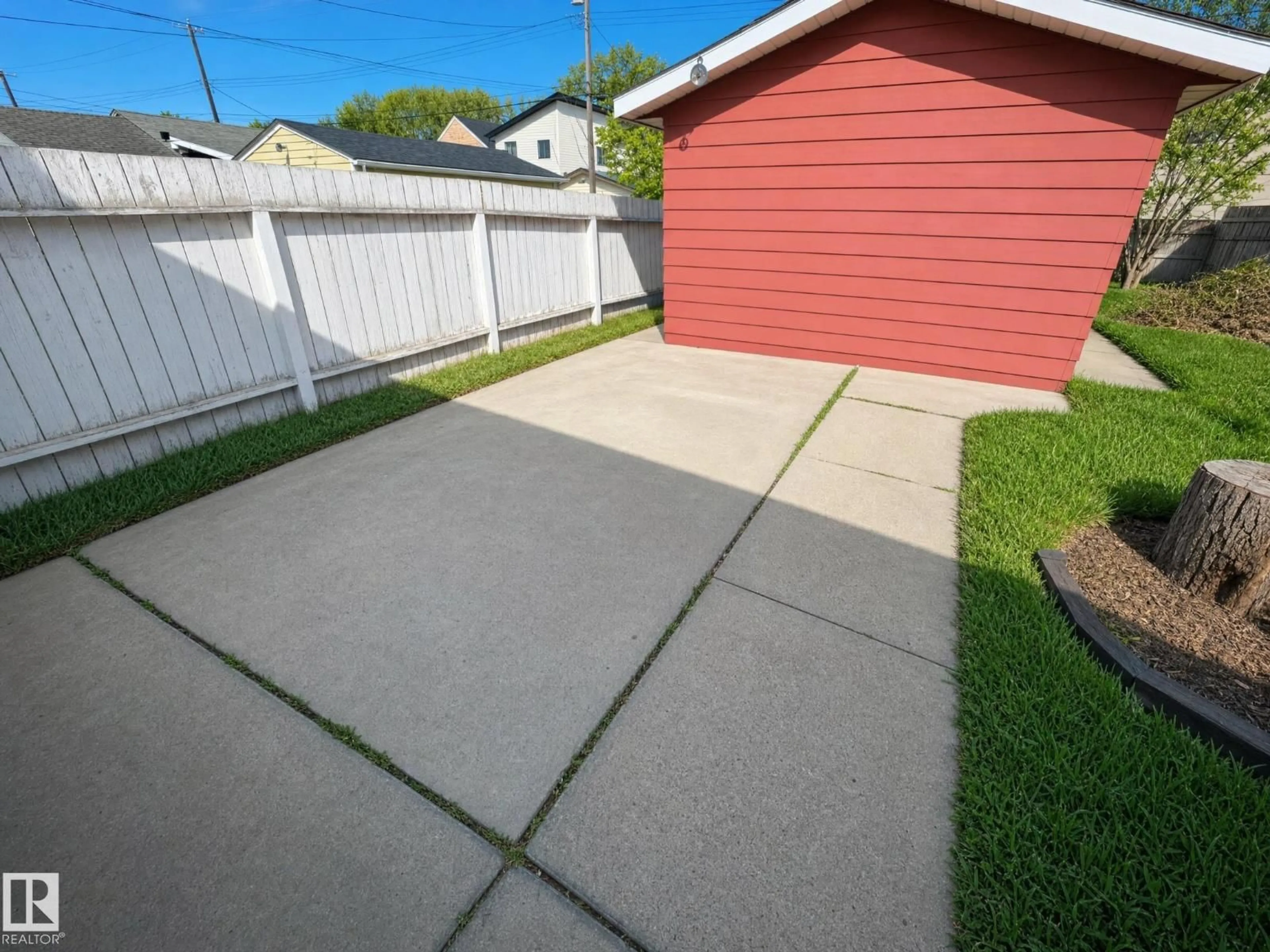 Patio, street for NW - 11405 97 ST, Edmonton Alberta T5G1X6