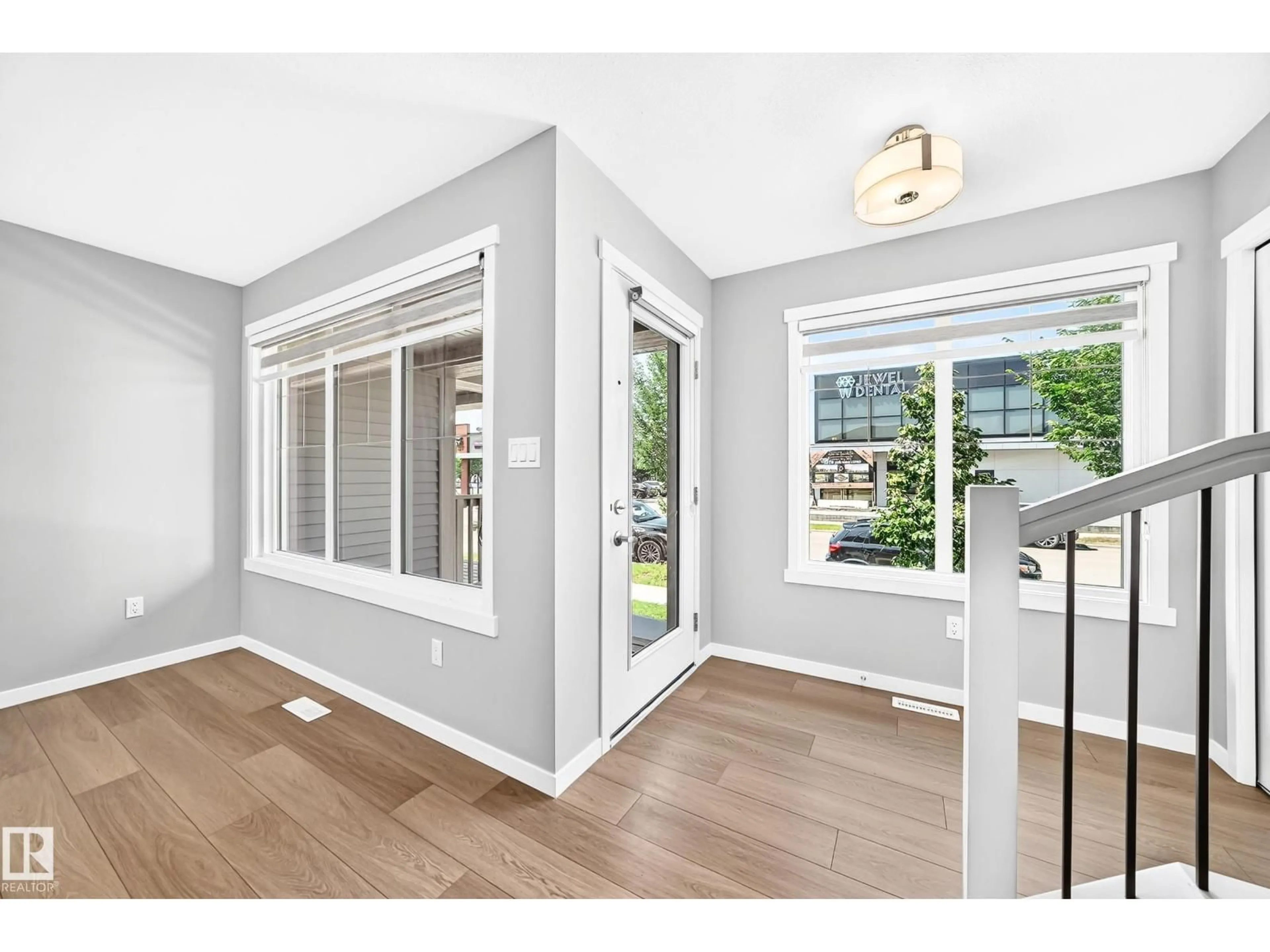 Indoor entryway for 5331 ADMIRAL GIROUARD ST, Edmonton Alberta T5E6X5