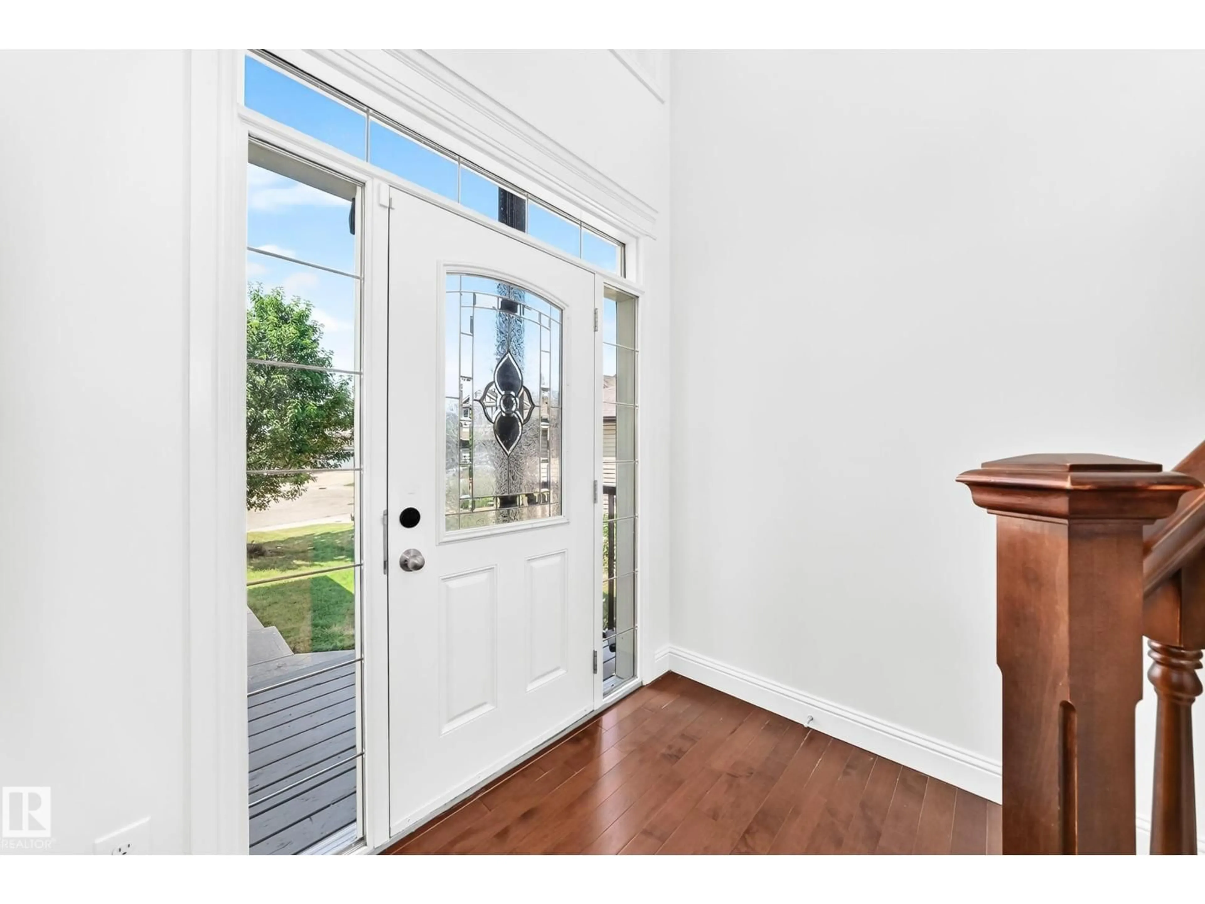Indoor entryway for 1663 RUTHERFORD RD, Edmonton Alberta T6W2E5