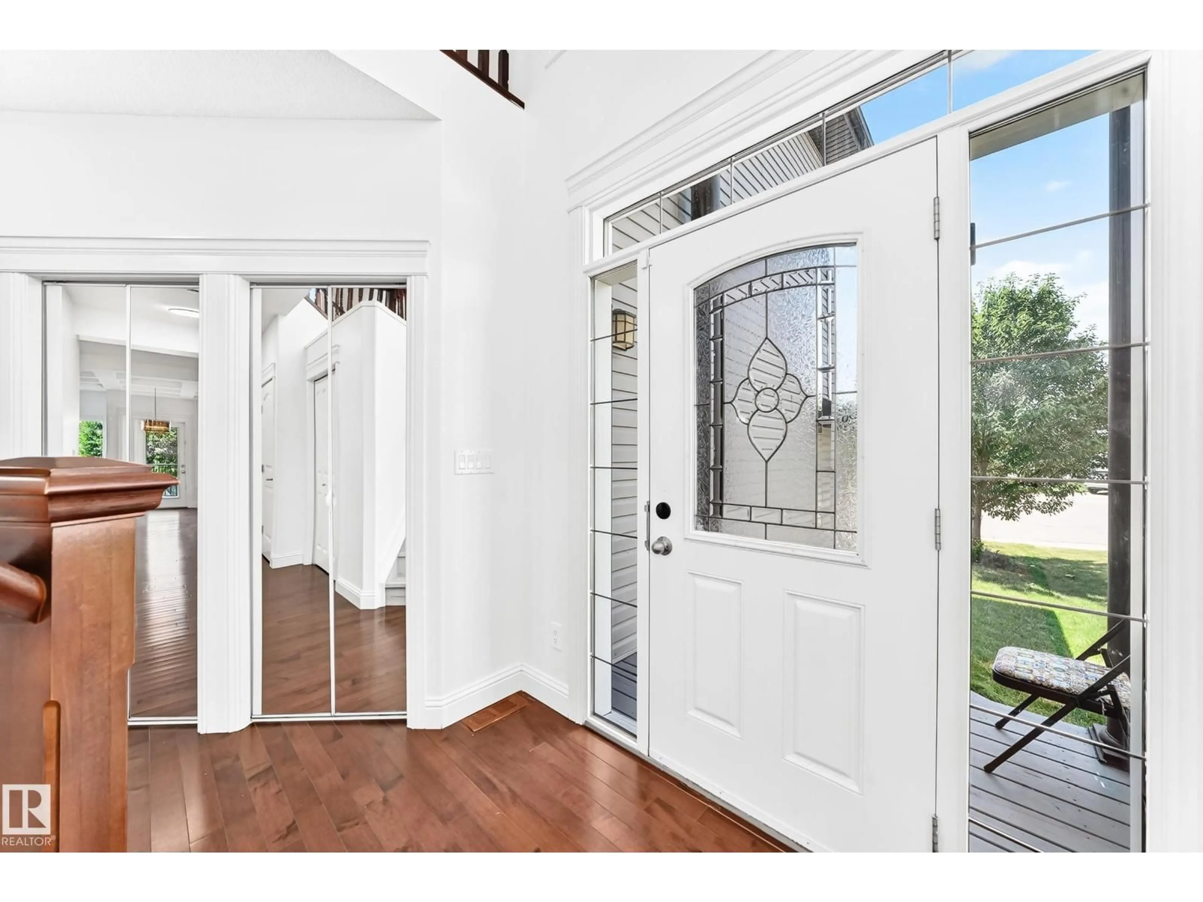 Indoor entryway for 1663 RUTHERFORD RD, Edmonton Alberta T6W2E5