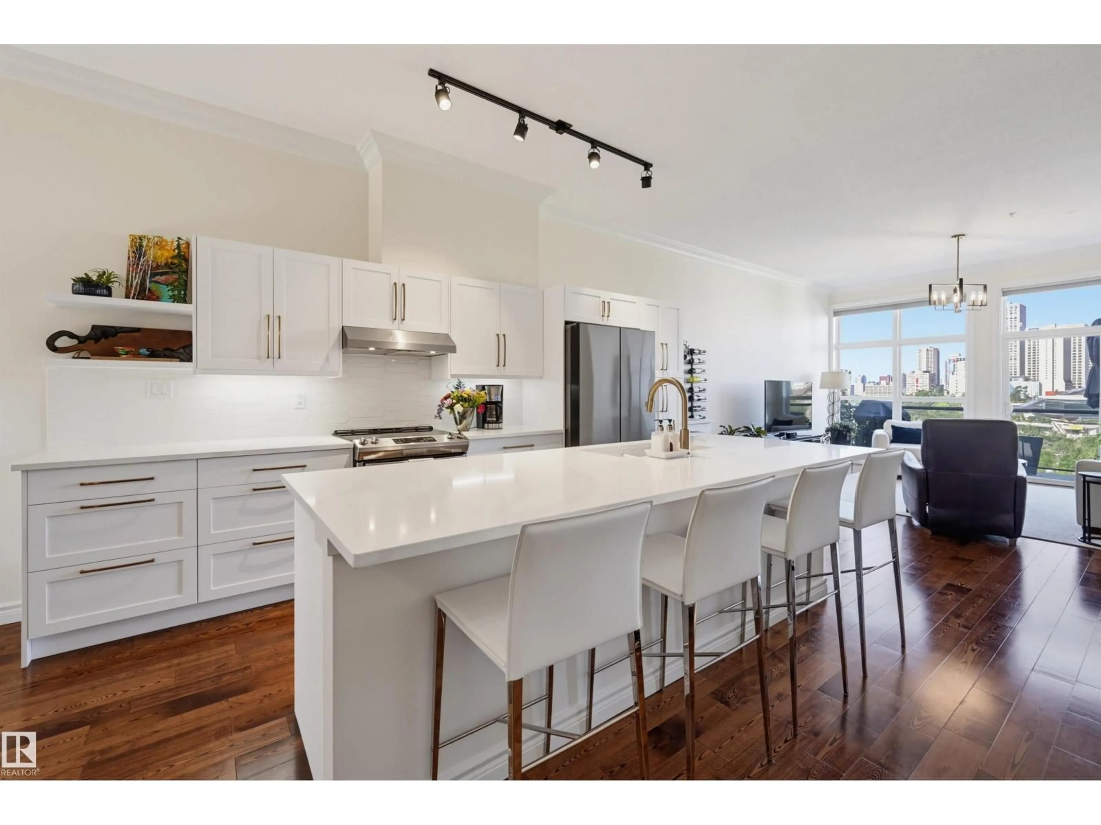 Open concept kitchen, unknown for 511 9503 101 AV NW, Edmonton Alberta T5H4R1