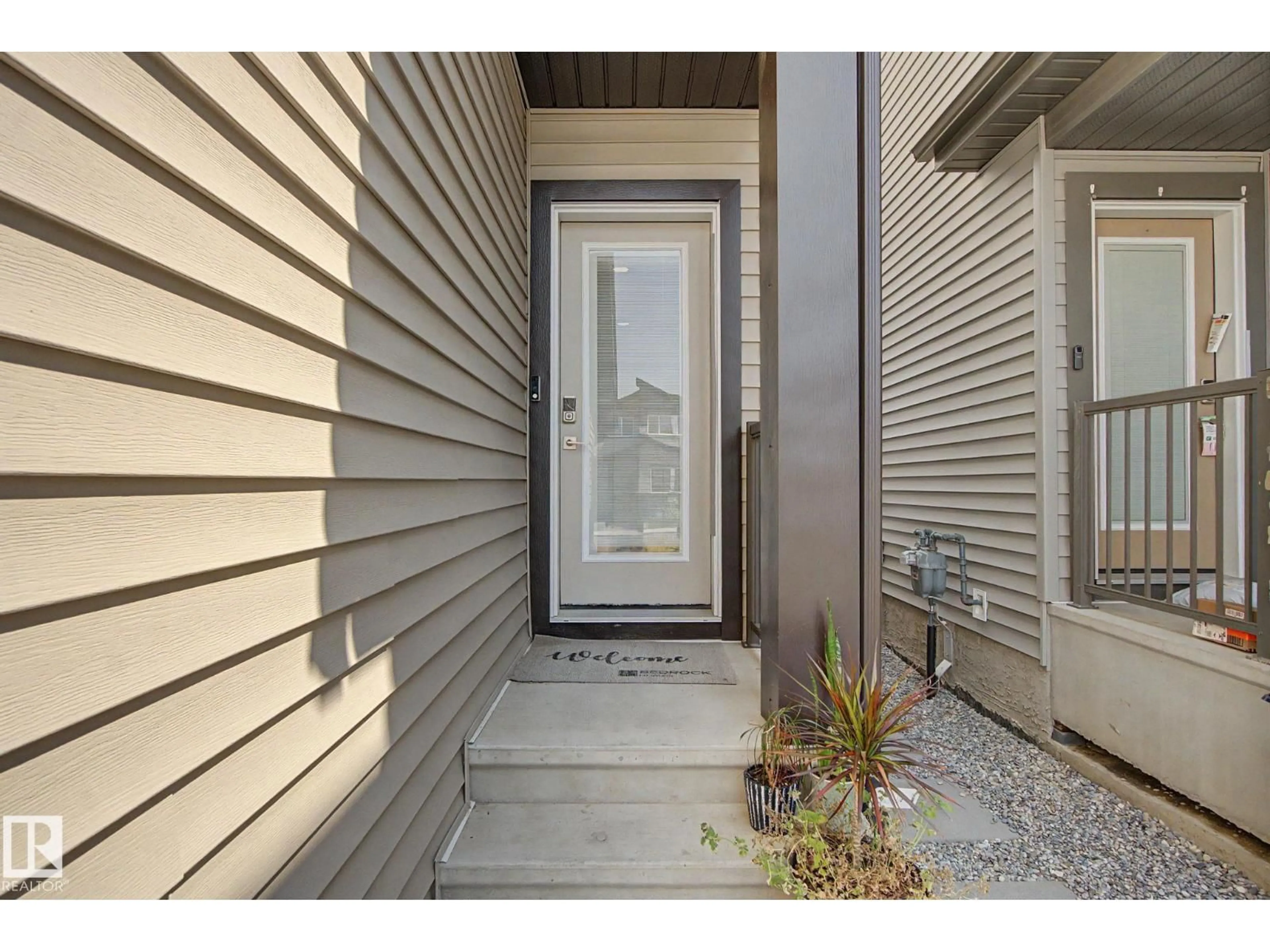 Indoor entryway for SW - 311 29 ST, Edmonton Alberta T6X3E7