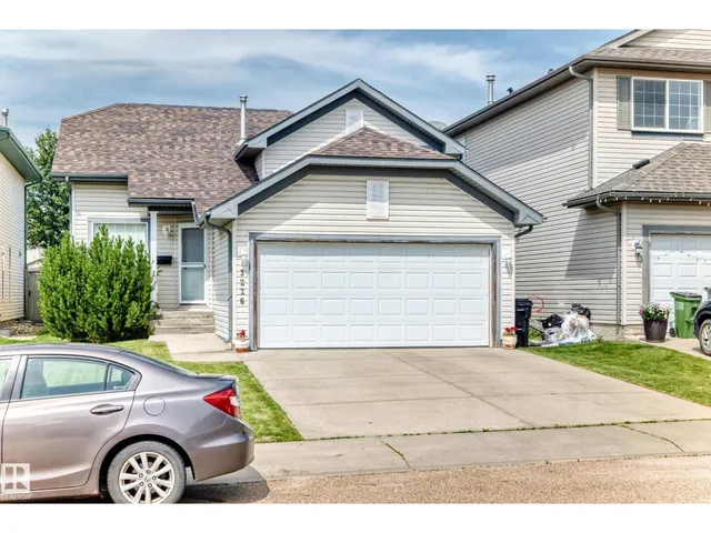 3226 30 AV, Edmonton