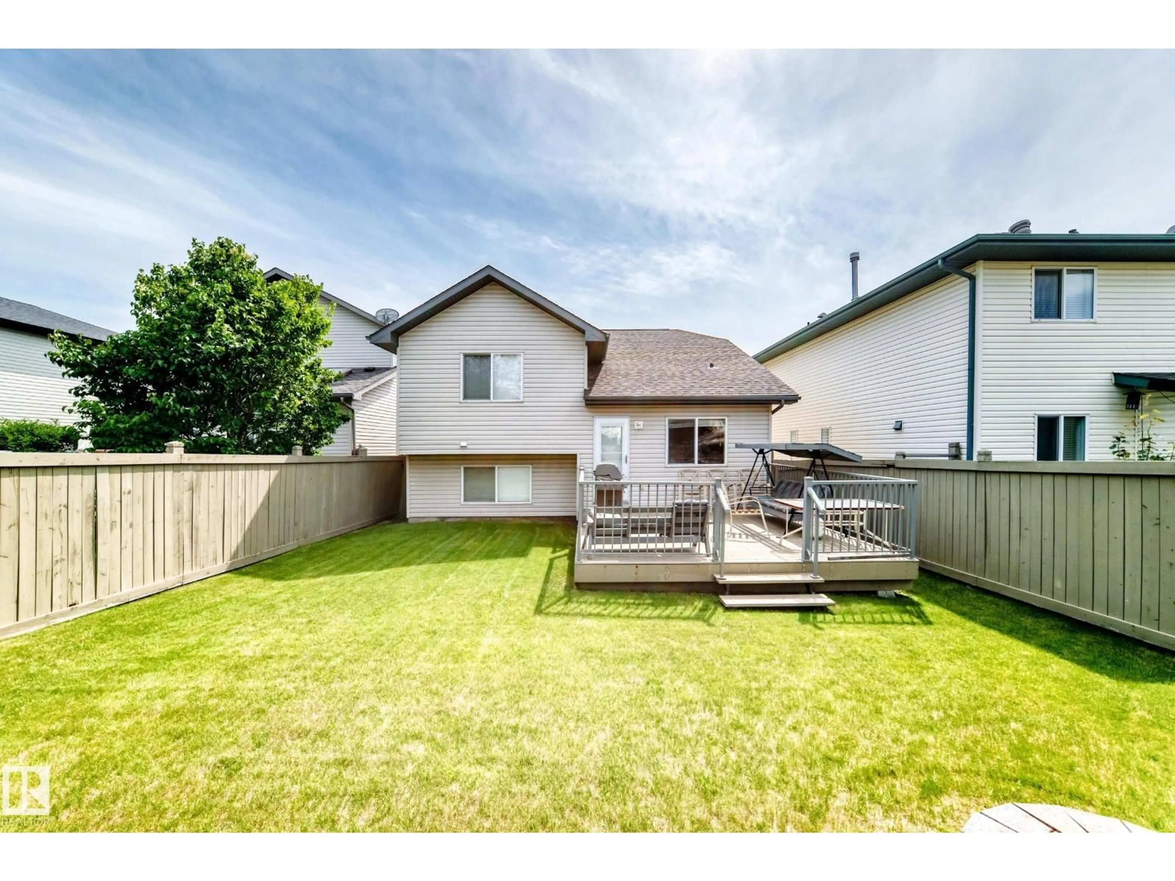 Patio, street for 3226 30 AV, Edmonton Alberta T6T1T4
