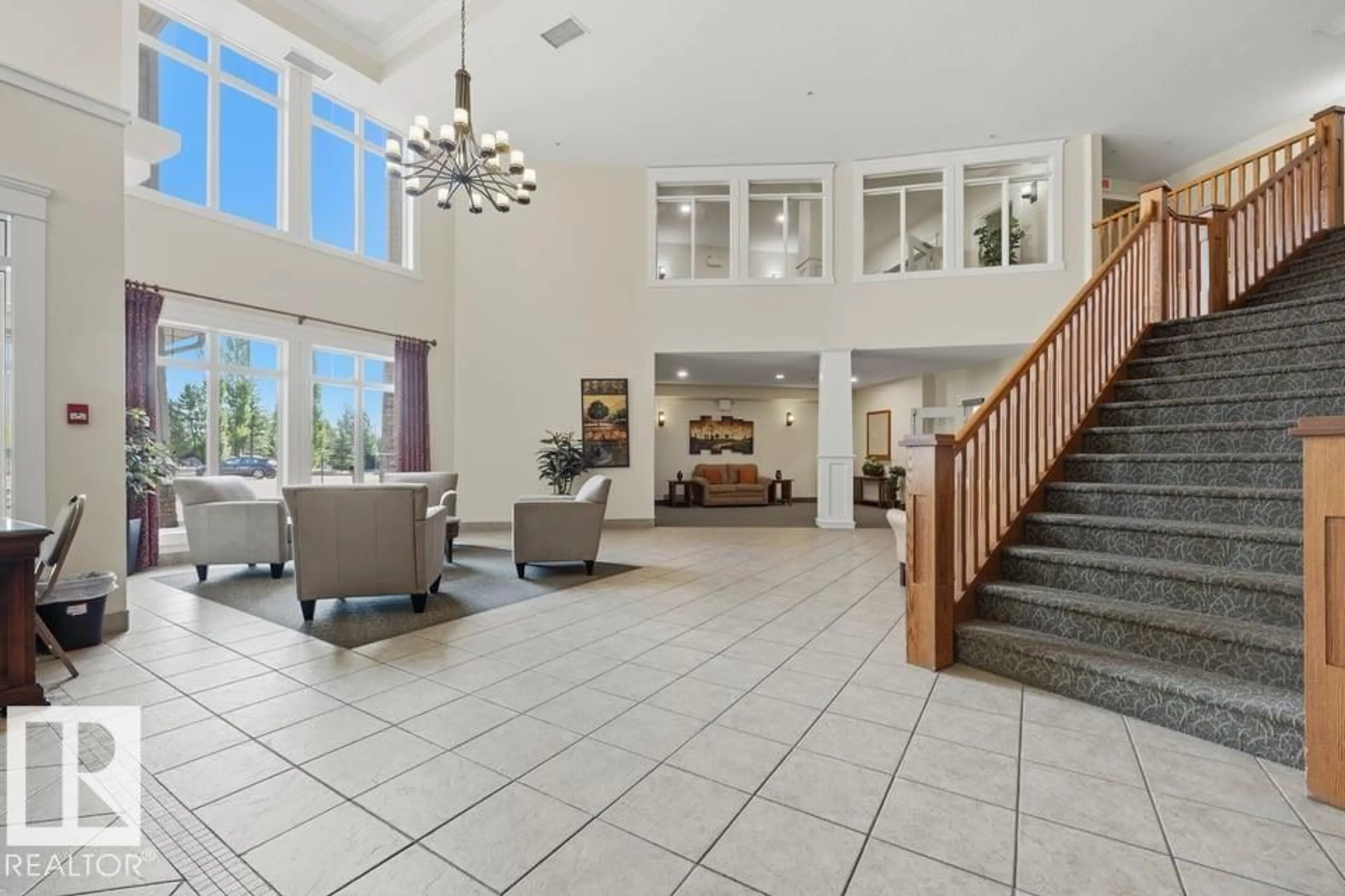 Indoor foyer for #205 - 511 QUEEN ST, Spruce Grove Alberta T7X0G4
