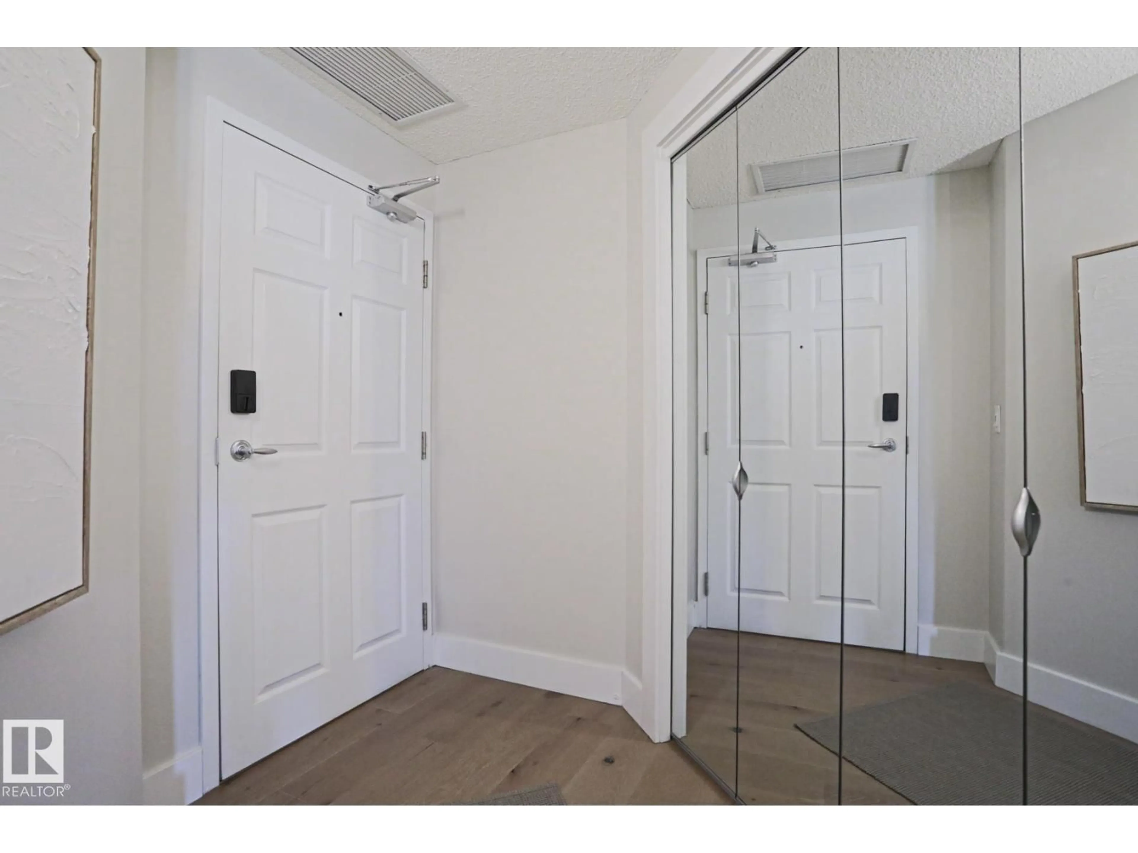 Indoor entryway for 703 - 10303 111 ST NW, Edmonton Alberta T5K0C6