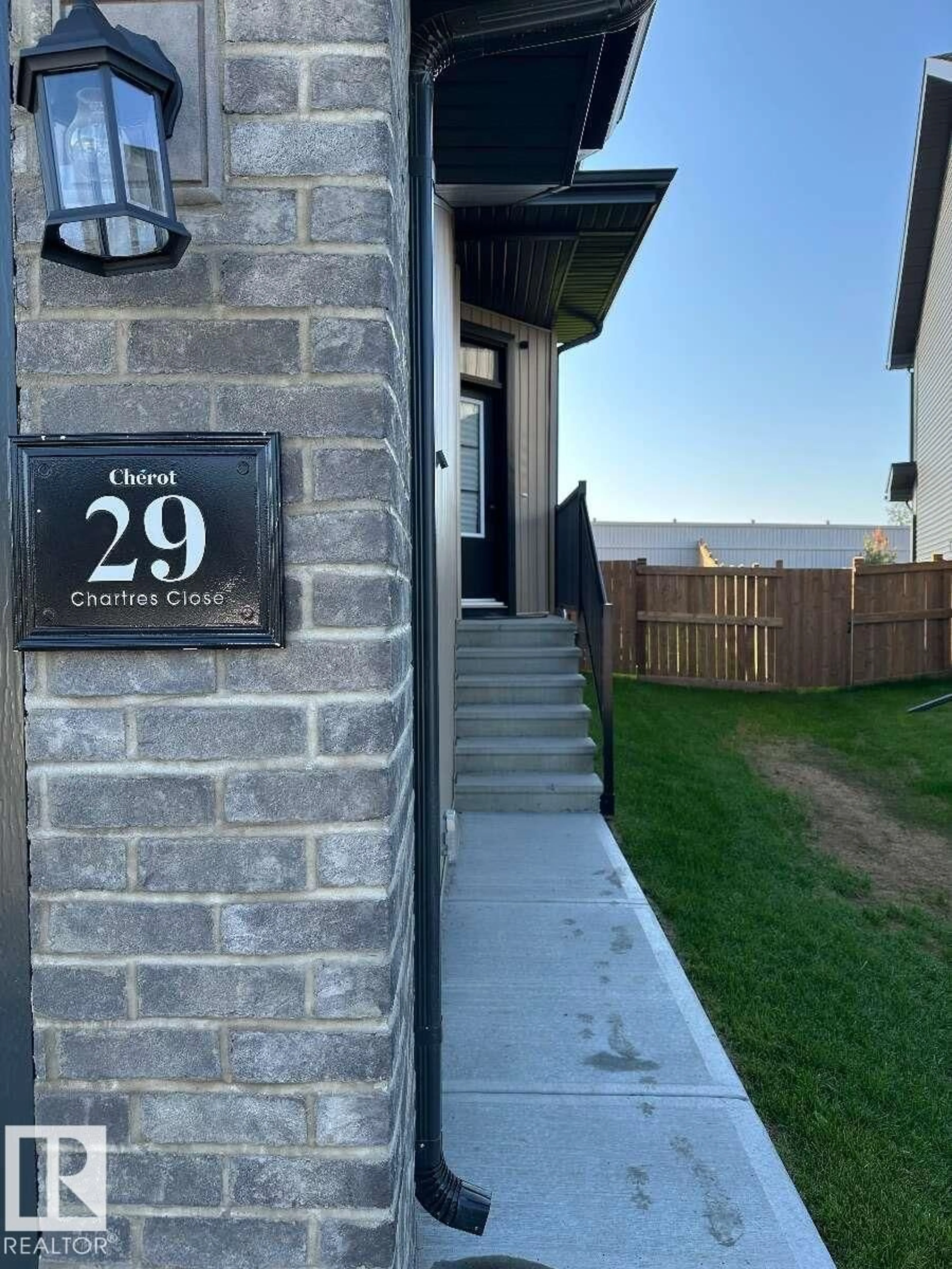 Home with brick exterior material, street for 29 CHARTRES CL, St. Albert Alberta T8T2C9