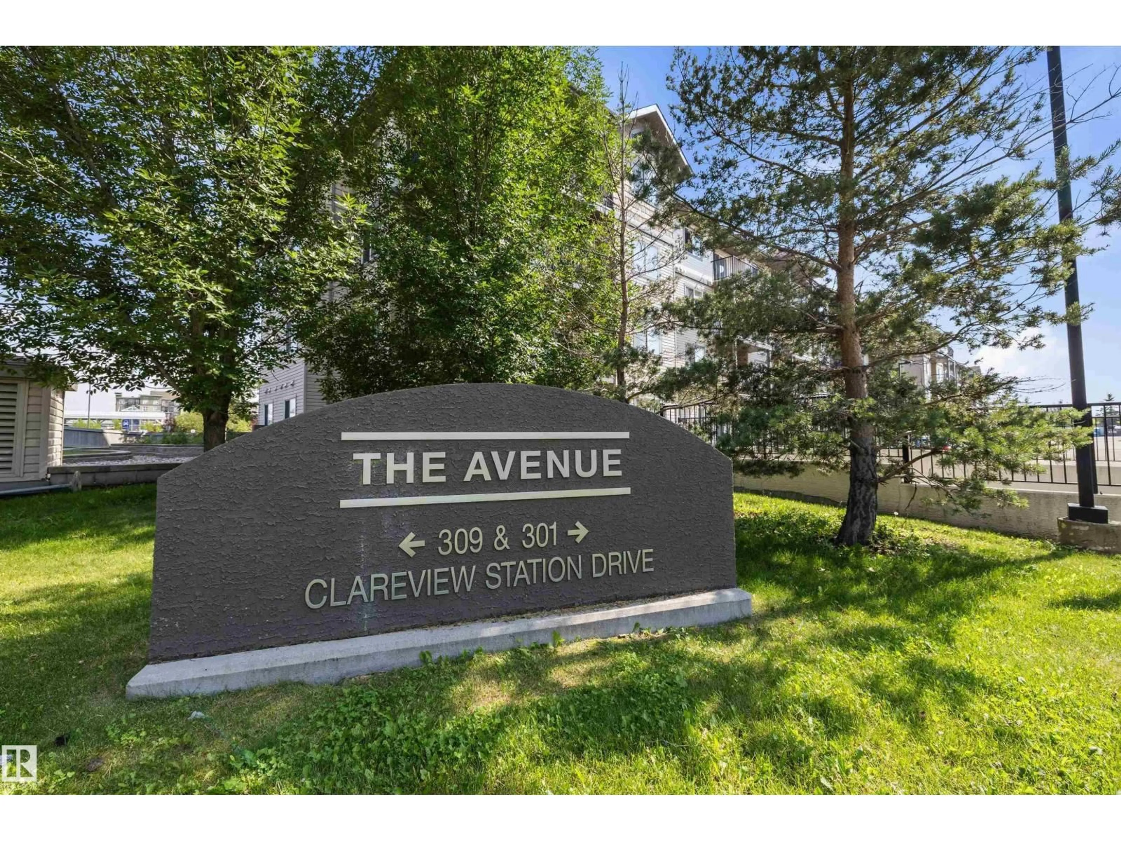 Indoor foyer for #143 - 301 CLAREVIEW STATION DR, Edmonton Alberta T5Y0J4