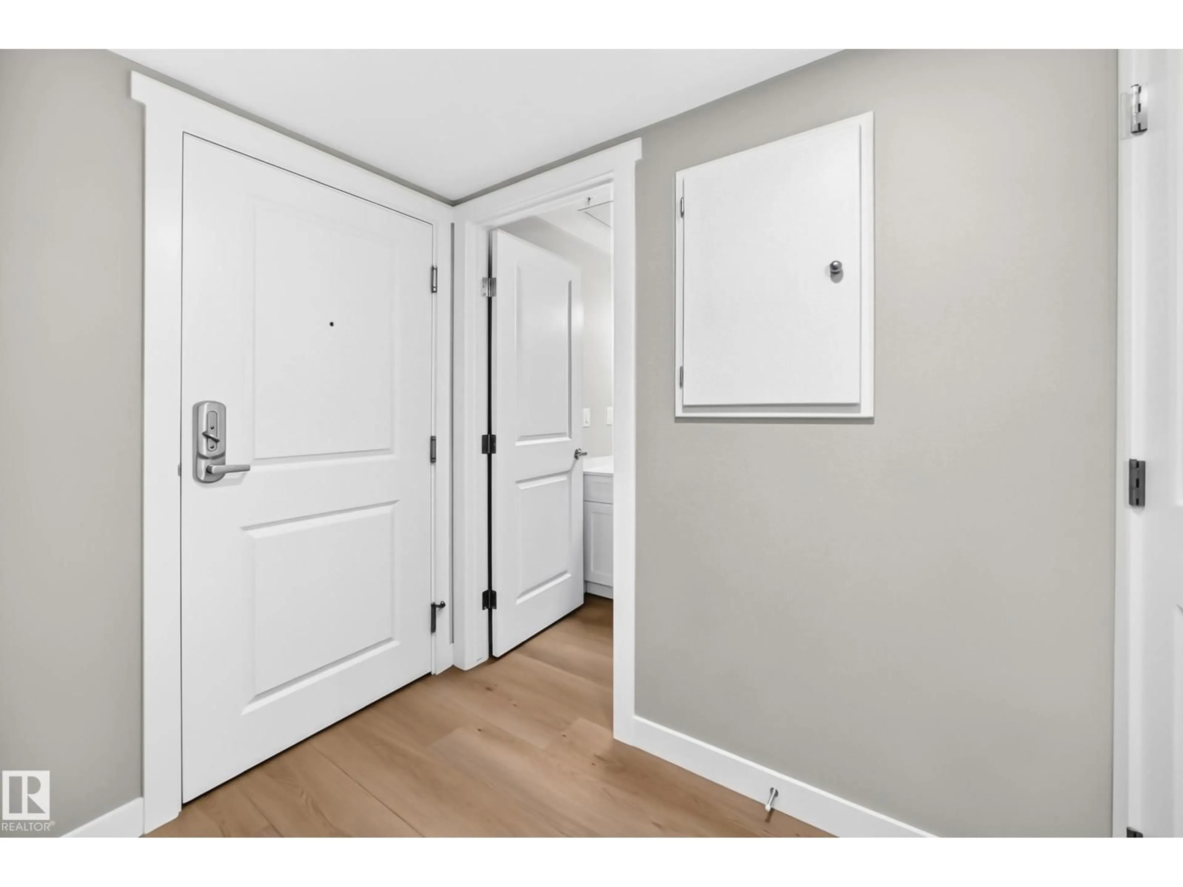 Indoor entryway for #128 - 1506 TAMARACK BV, Edmonton Alberta T6T2J5