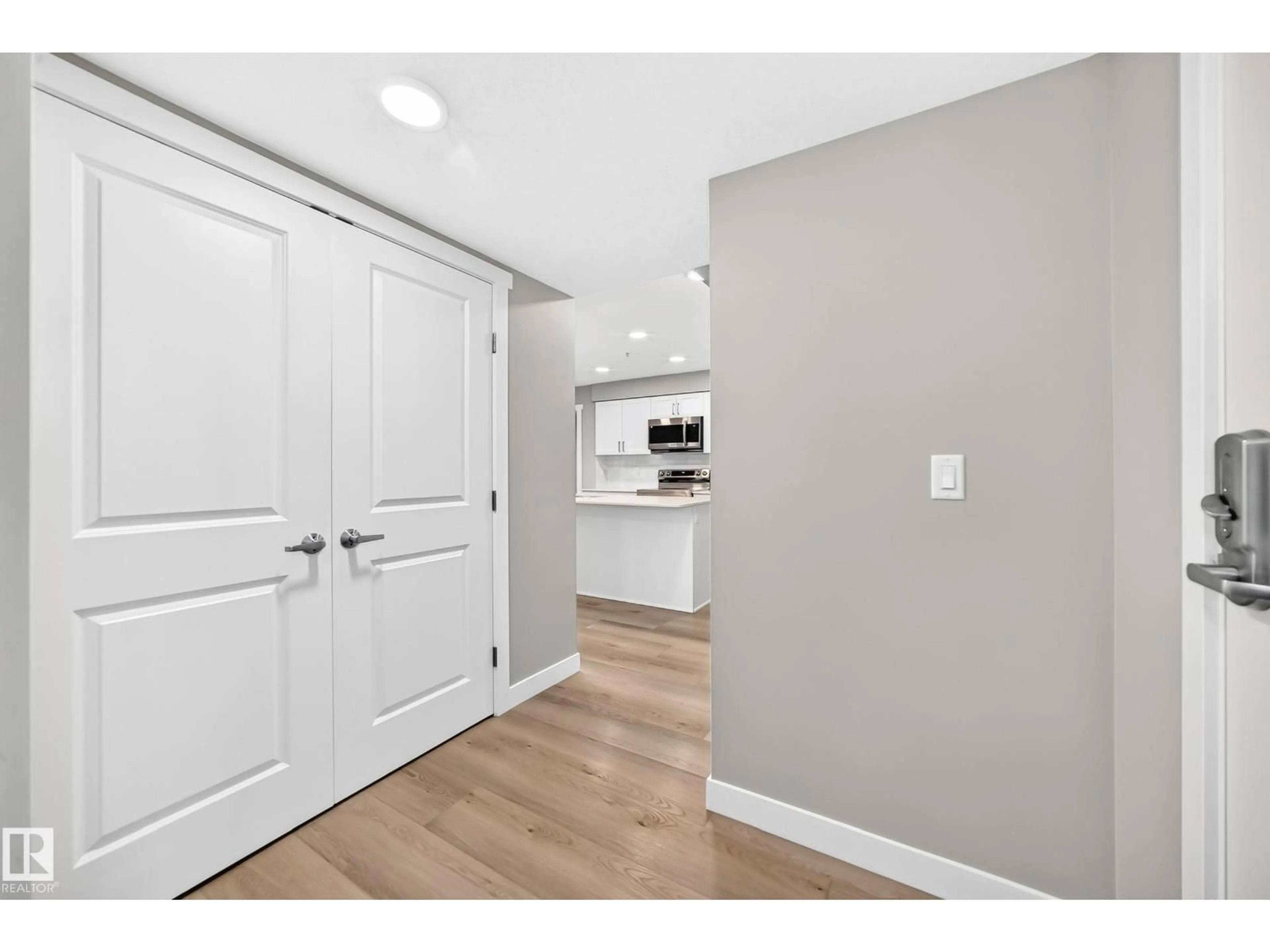 Indoor entryway for #128 - 1506 TAMARACK BV, Edmonton Alberta T6T2J5