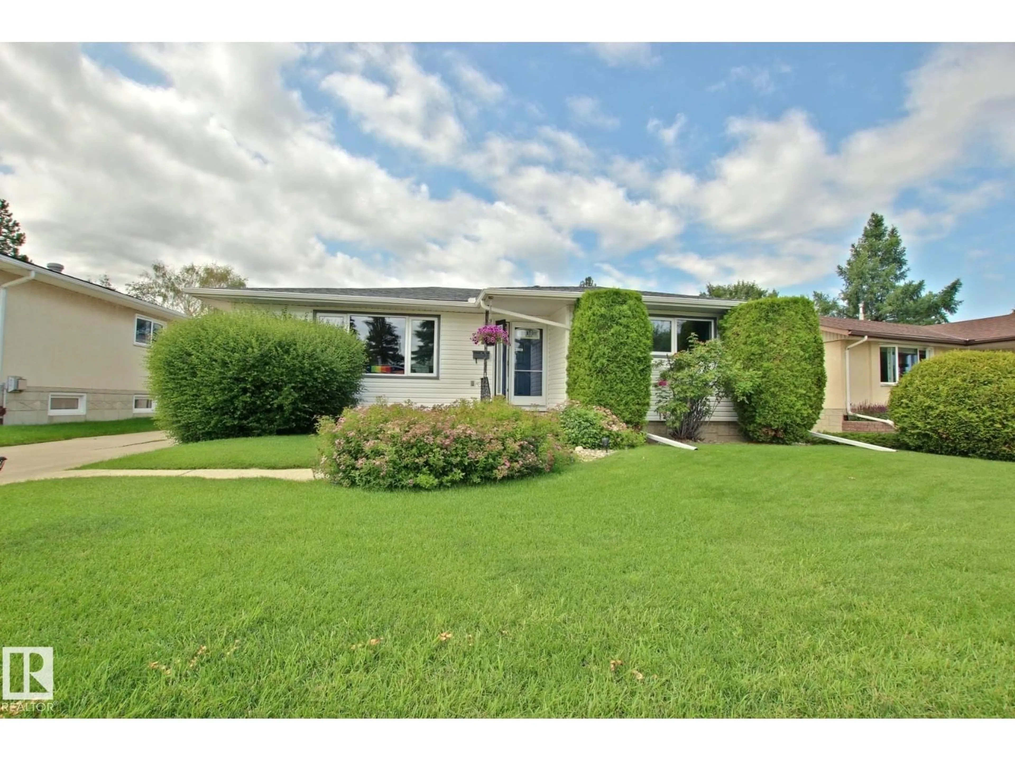 Unknown for 3536 104 ST, Edmonton Alberta T6J2J7