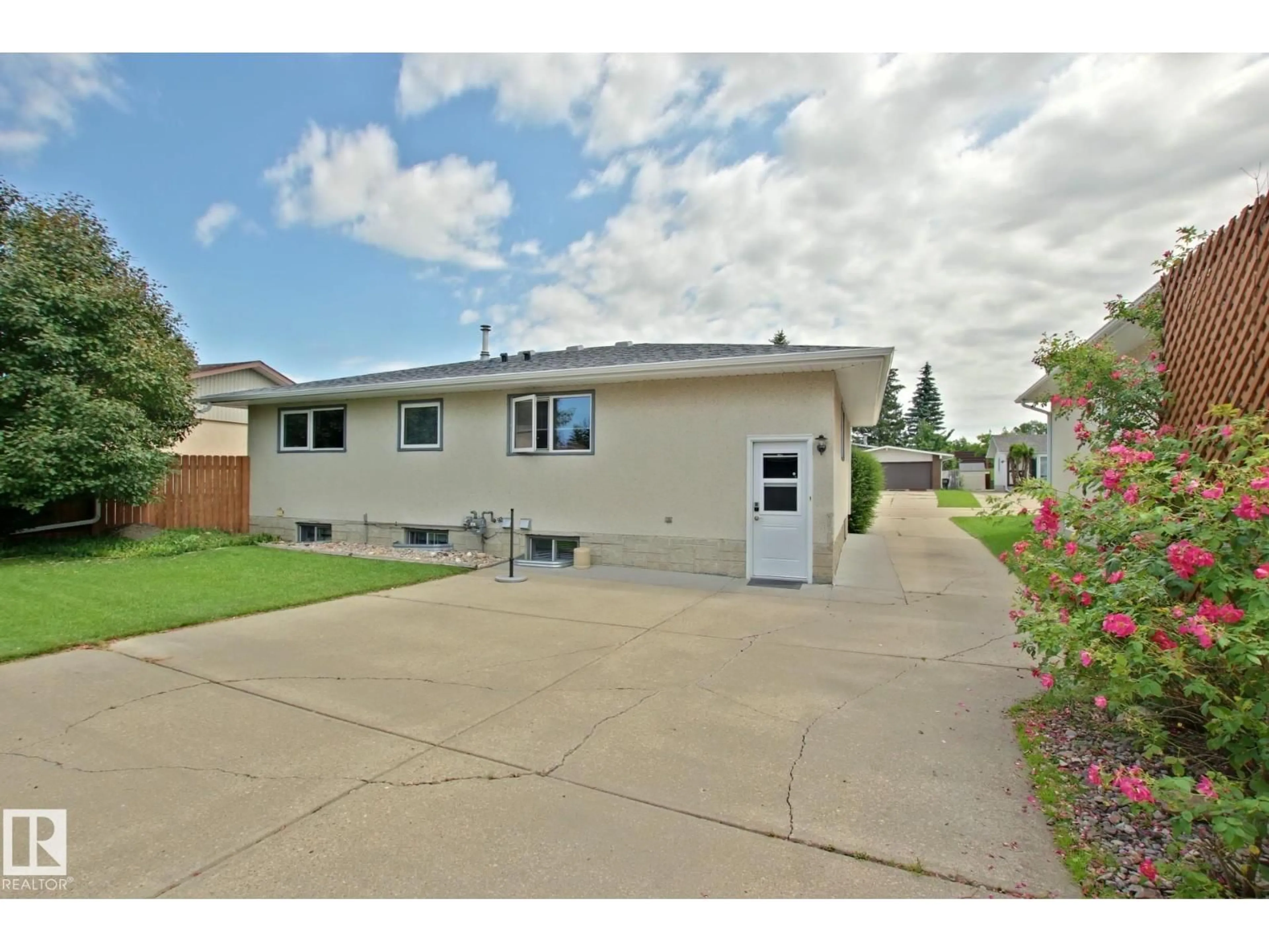 Unknown for 3536 104 ST, Edmonton Alberta T6J2J7