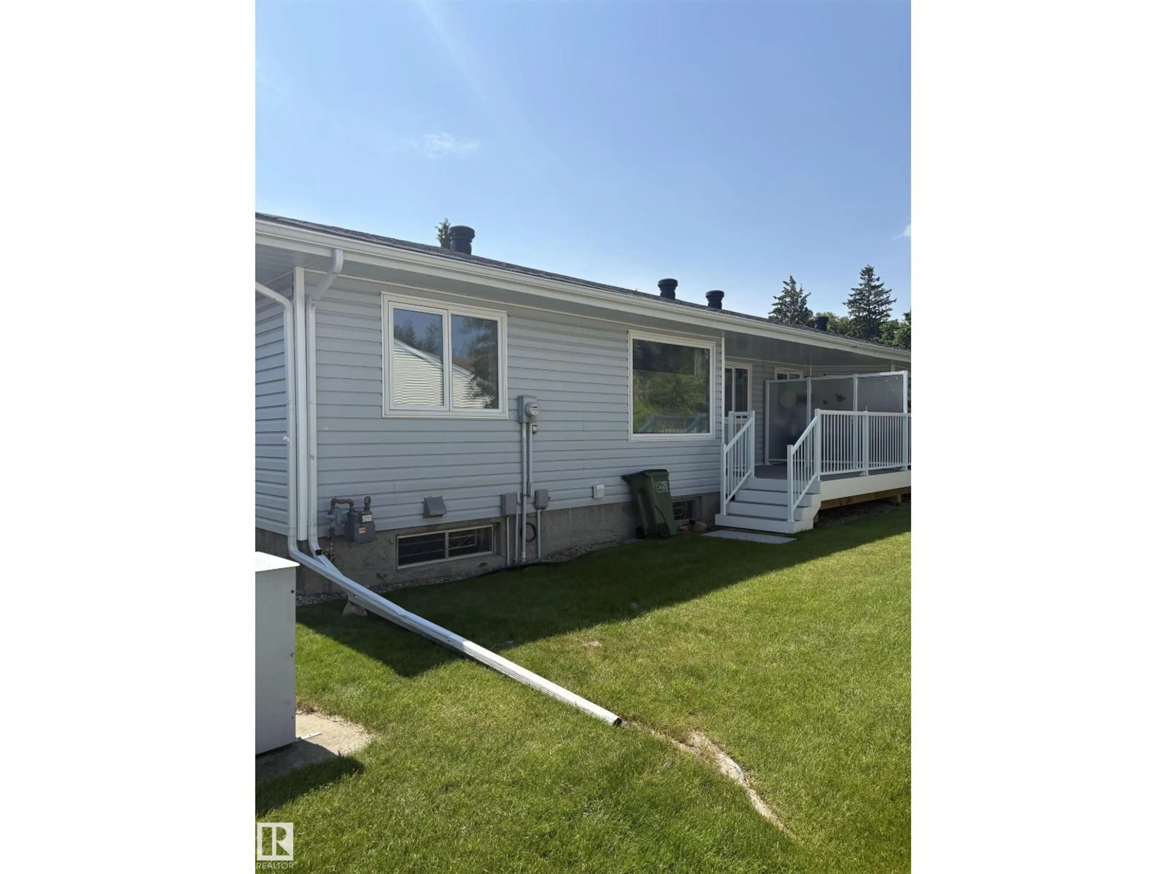 Home with vinyl exterior material, unknown for 17520 CALLINGWOOD RD, Edmonton Alberta T5T5P1