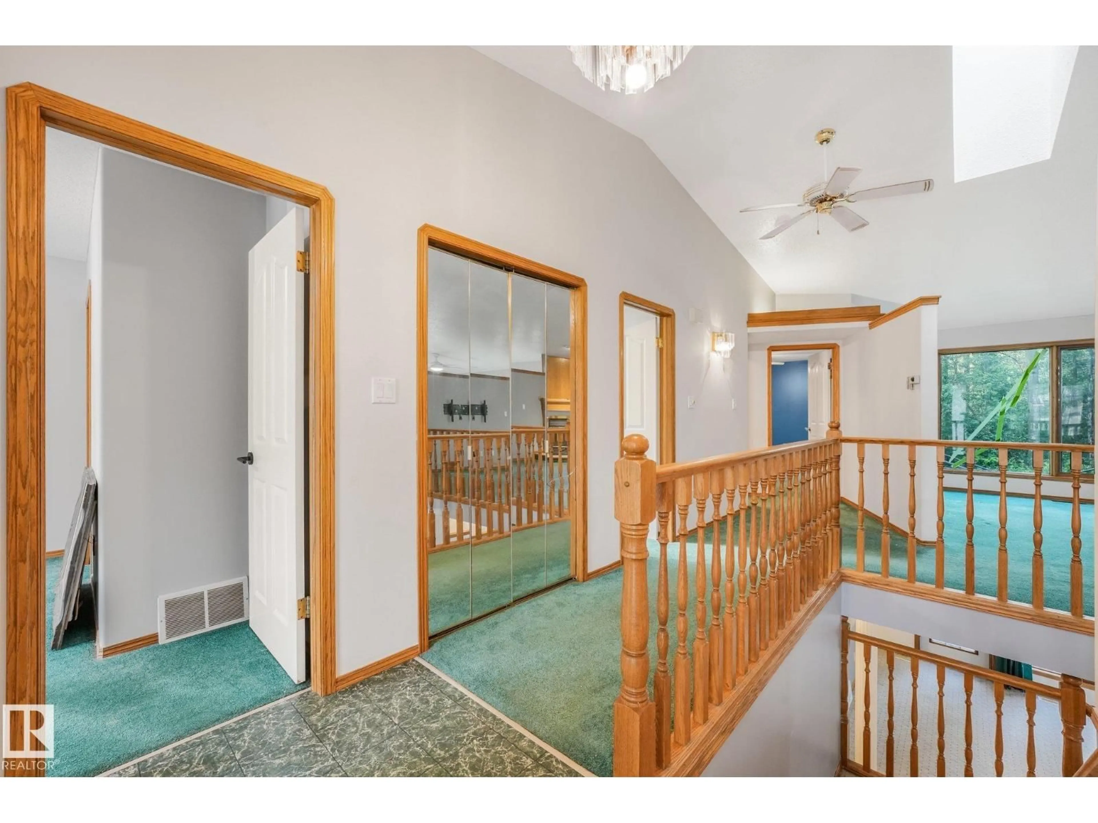 Indoor foyer for 2022 PARKLAND DR, Rural Parkland County Alberta T7Y2S1