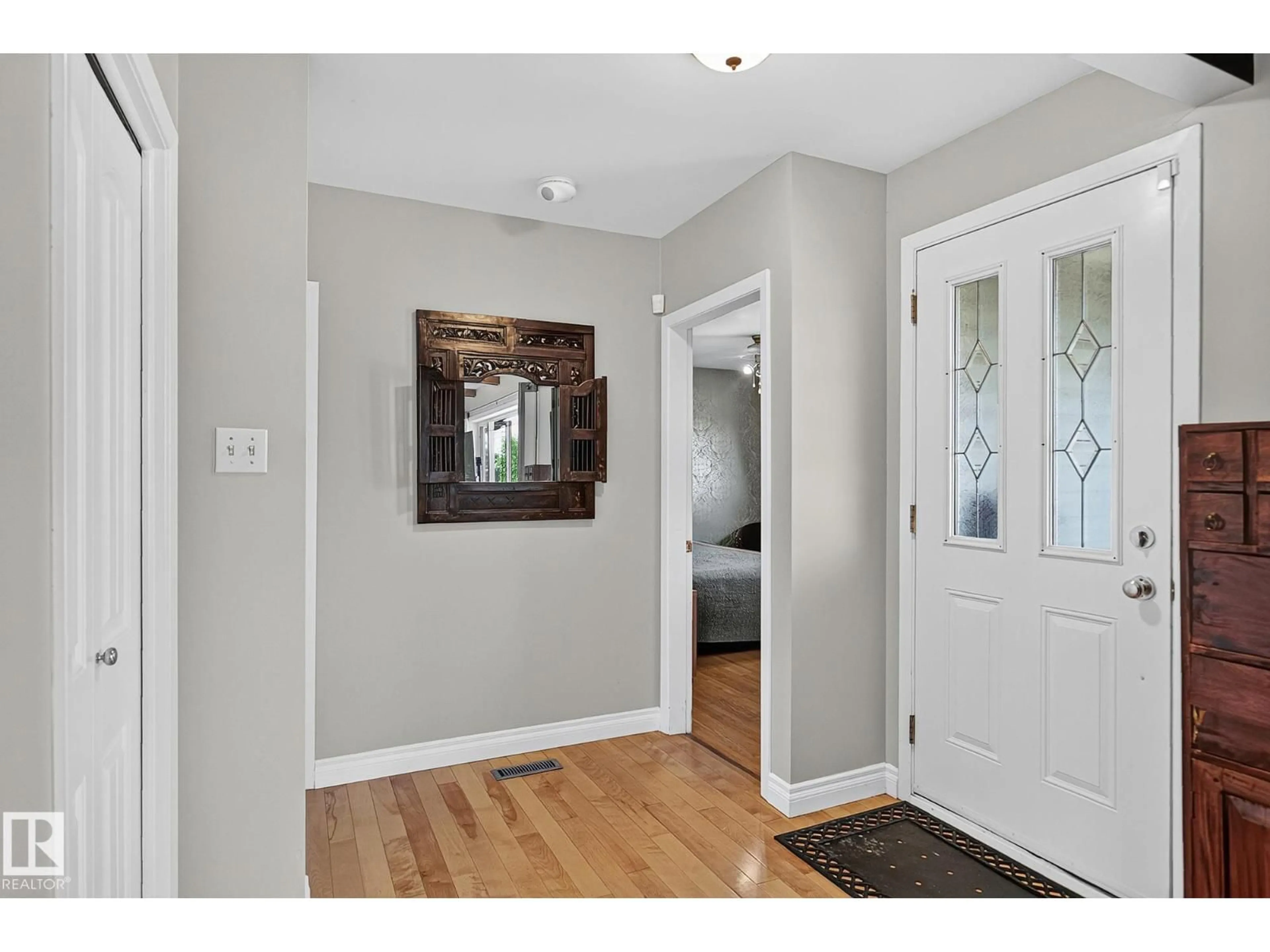 Indoor entryway for 7703 134 AV, Edmonton Alberta T5C2G2