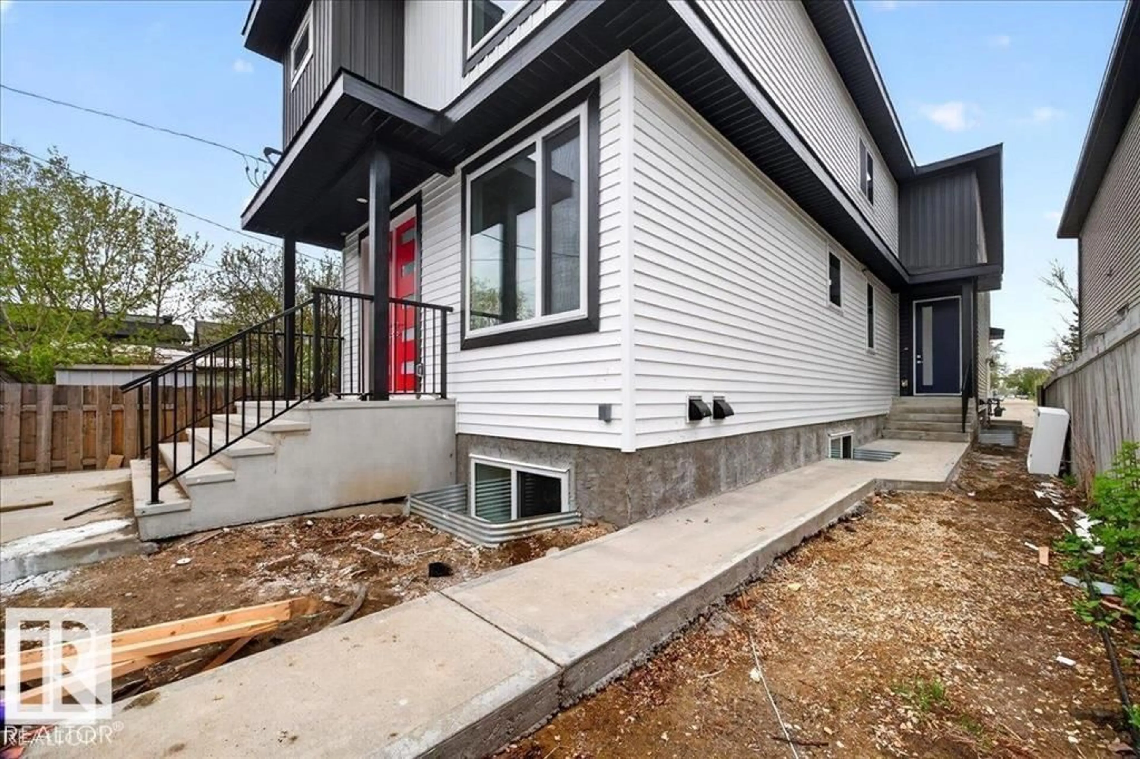 Unknown for 10639 68 AV, Edmonton Alberta T6H2Y2