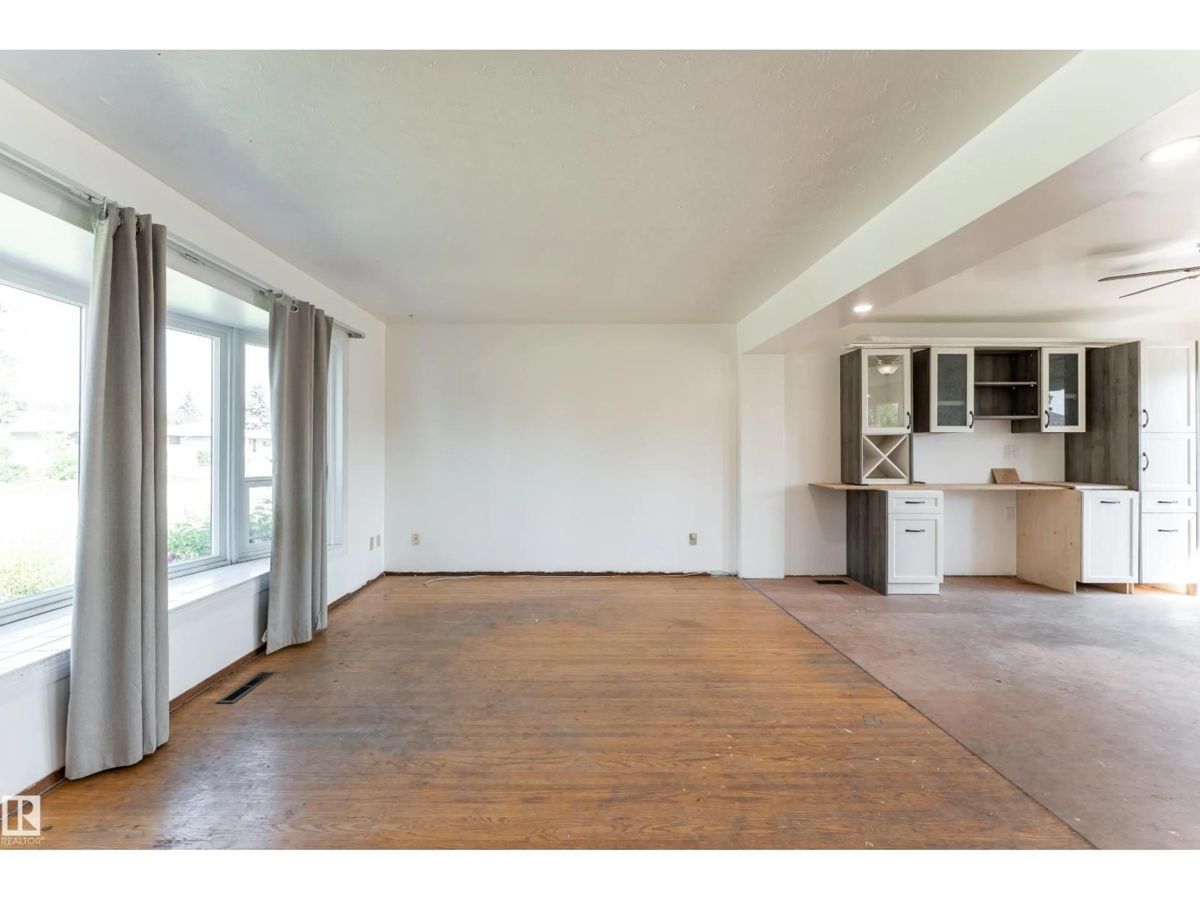 A pic of a room for NW - 13423 112 ST, Edmonton Alberta T5E5A3