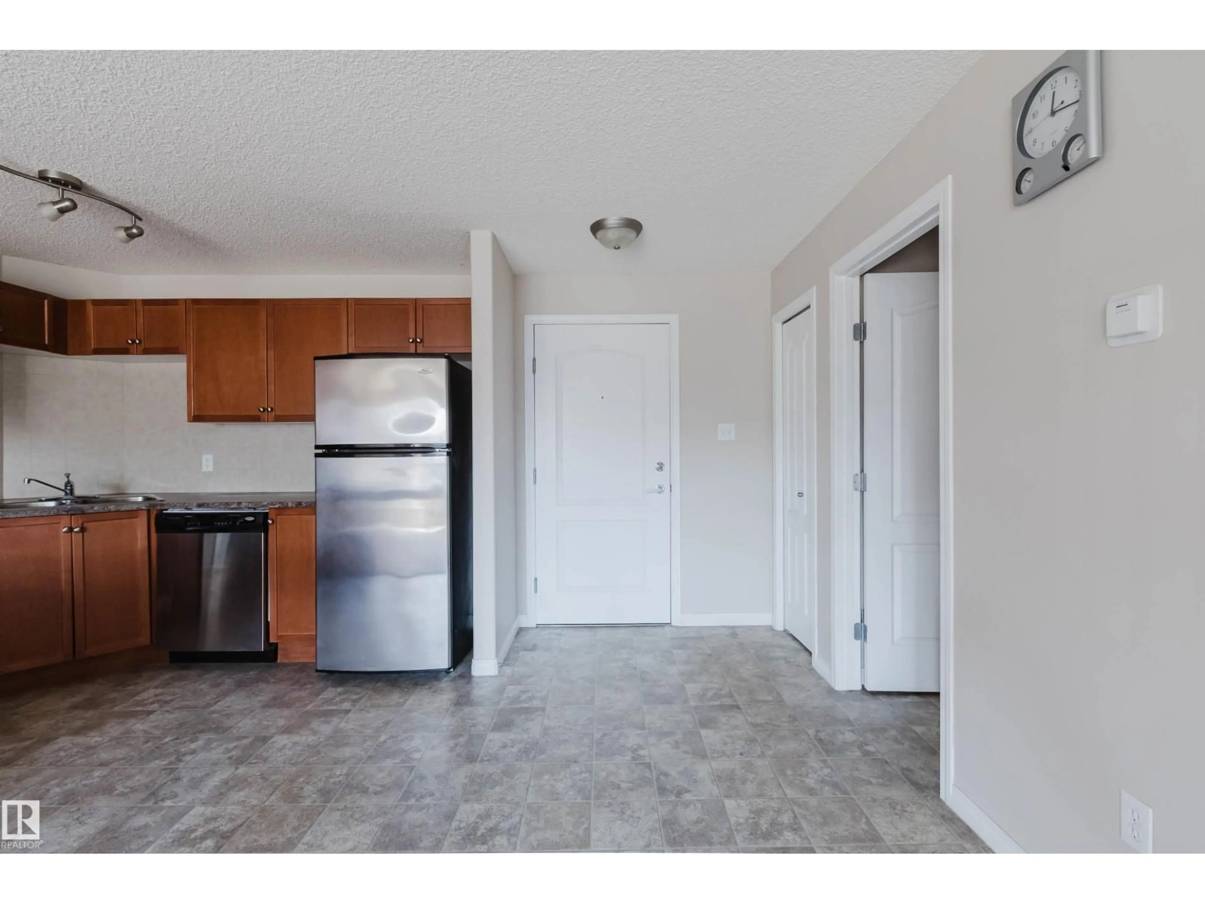 Unknown for 7327 - 7306 SOUTH TERWILLEGAR DR, Edmonton Alberta T6R0L8