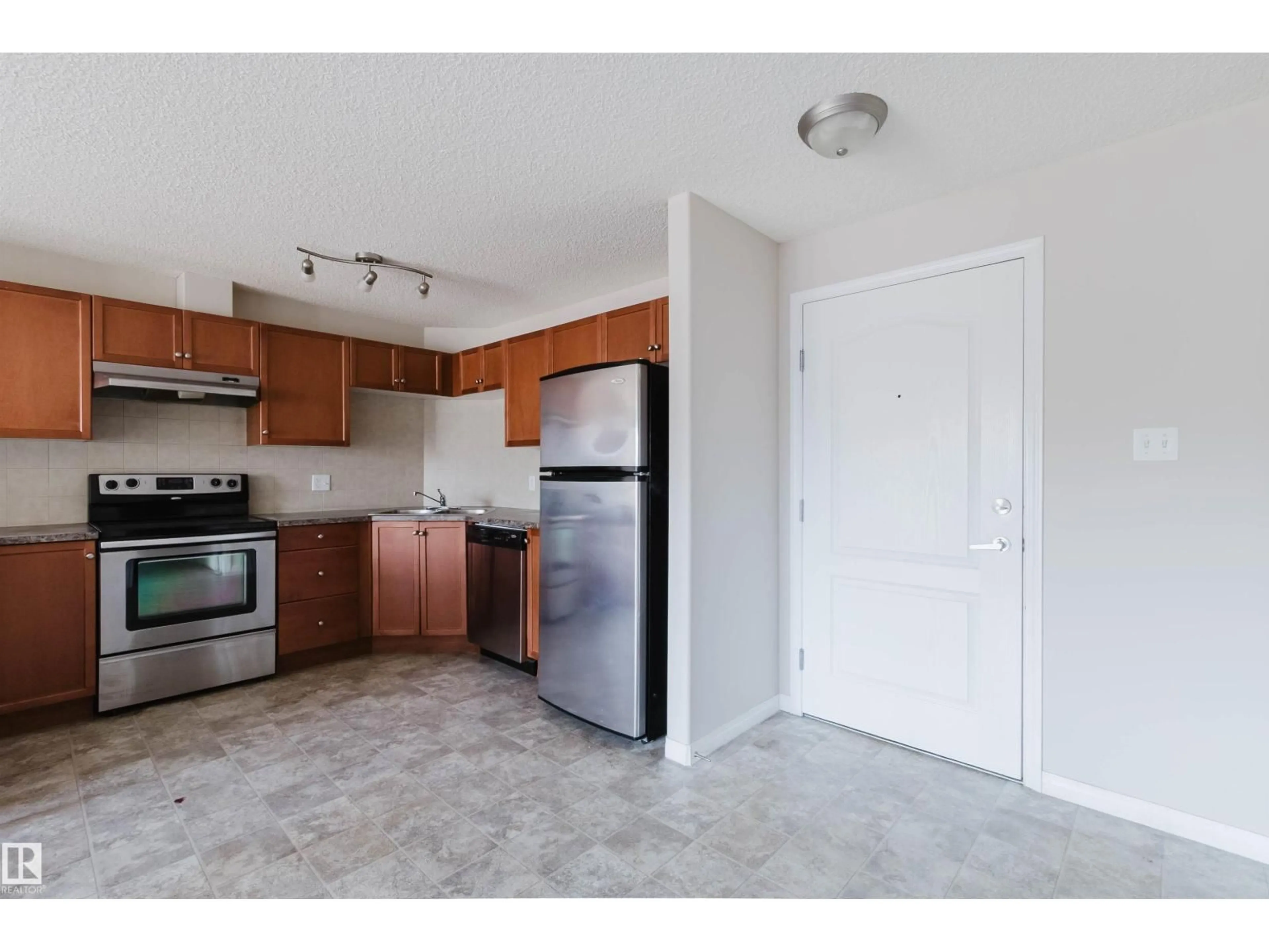 Standard kitchen, unknown for 7327 - 7306 SOUTH TERWILLEGAR DR, Edmonton Alberta T6R0L8