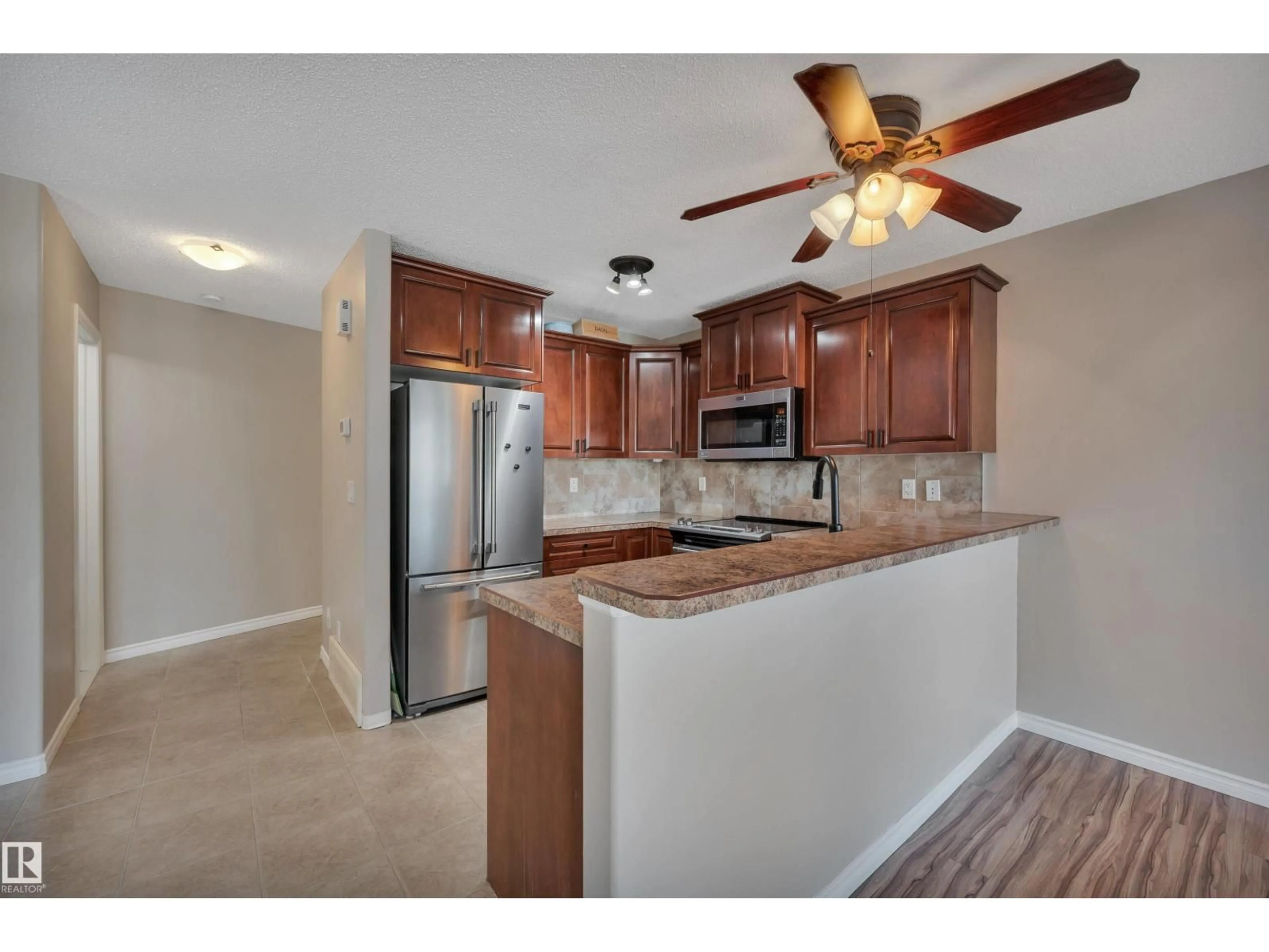 Open concept kitchen, unknown for 40 - 9511 102 AVENUE, Morinville Alberta T8R8C6