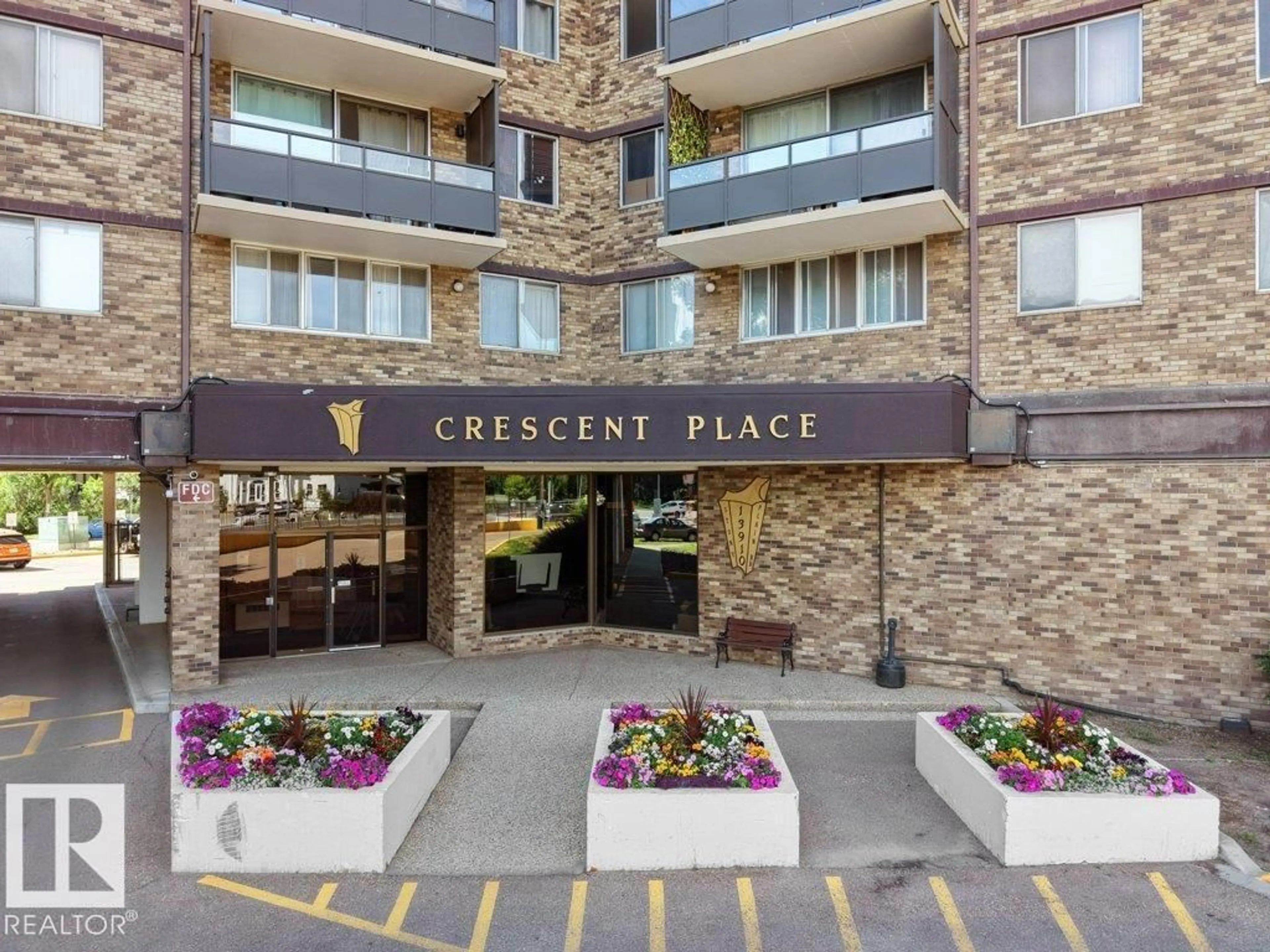 Unknown for 912 STONY PLAIN RD, Edmonton Alberta T5N3R2