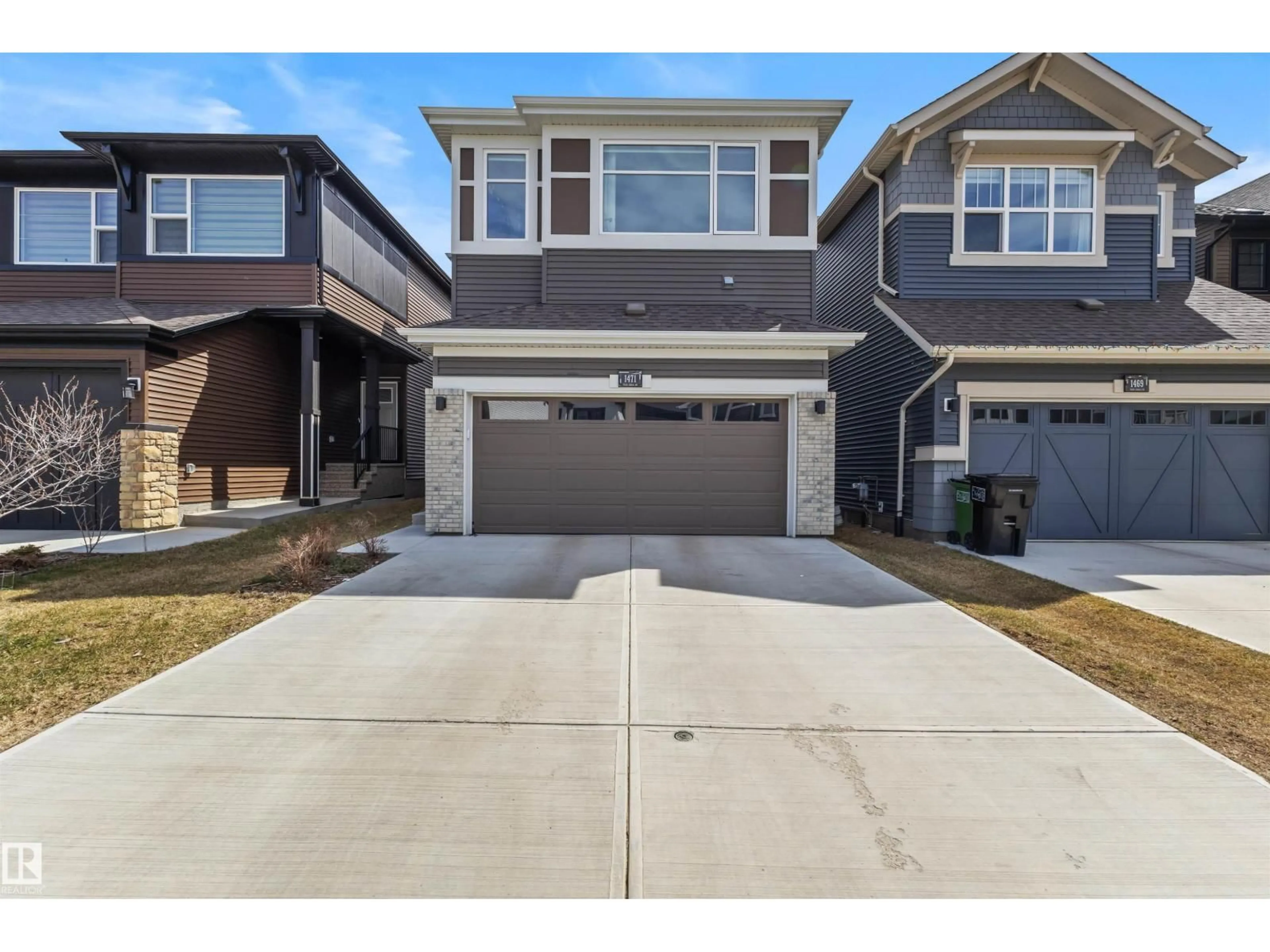 Home with vinyl exterior material, street for SW - 1471 PLUM CI, Edmonton Alberta T6X3A7