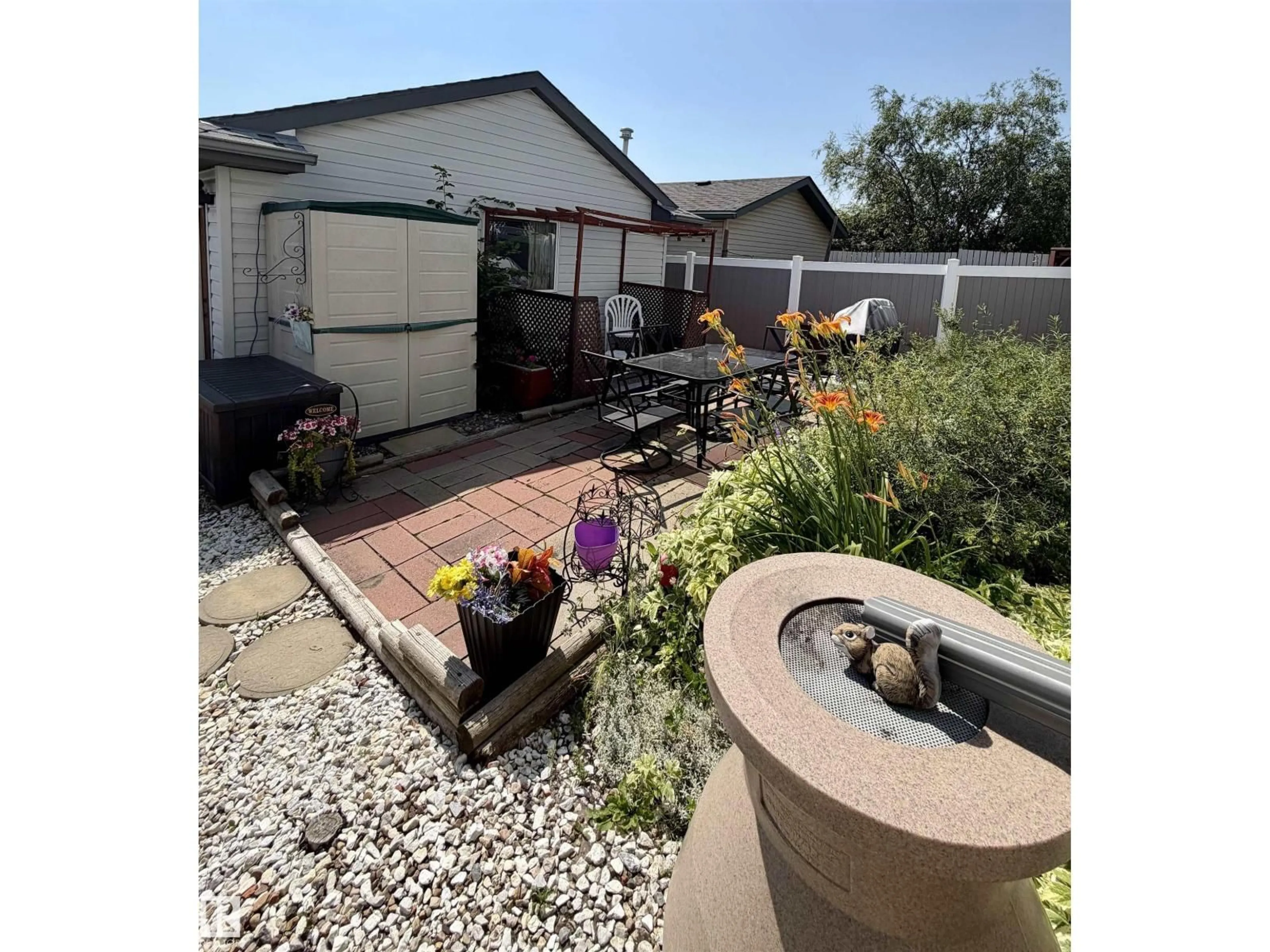 A pic from outside/outdoor area/front of a property/back of a property/a pic from drone, street for 14839 47 ST, Edmonton Alberta T5Y2X3