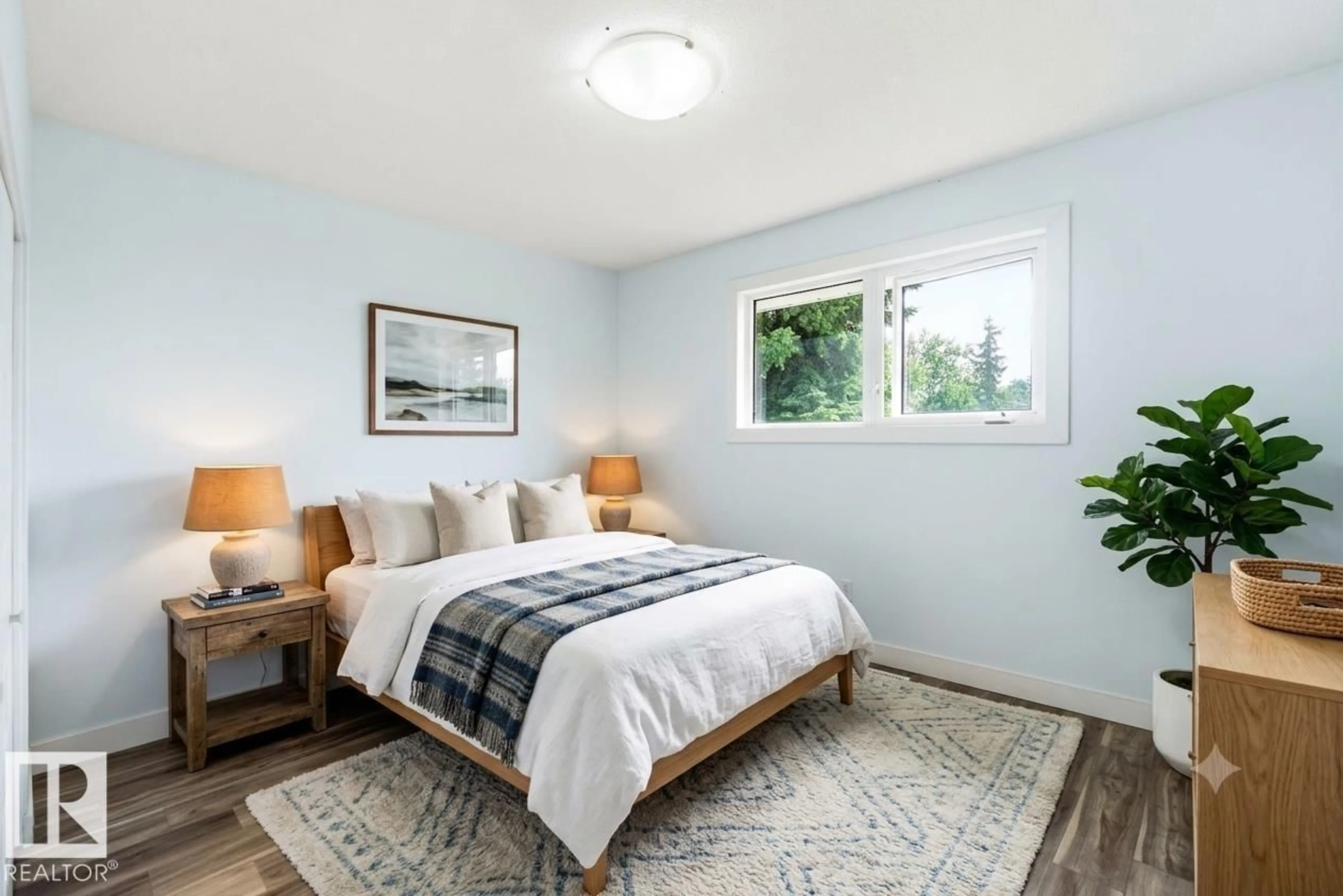 Bedroom with bed, unknown for NW - 13524 62 ST, Edmonton Alberta T5A0V9