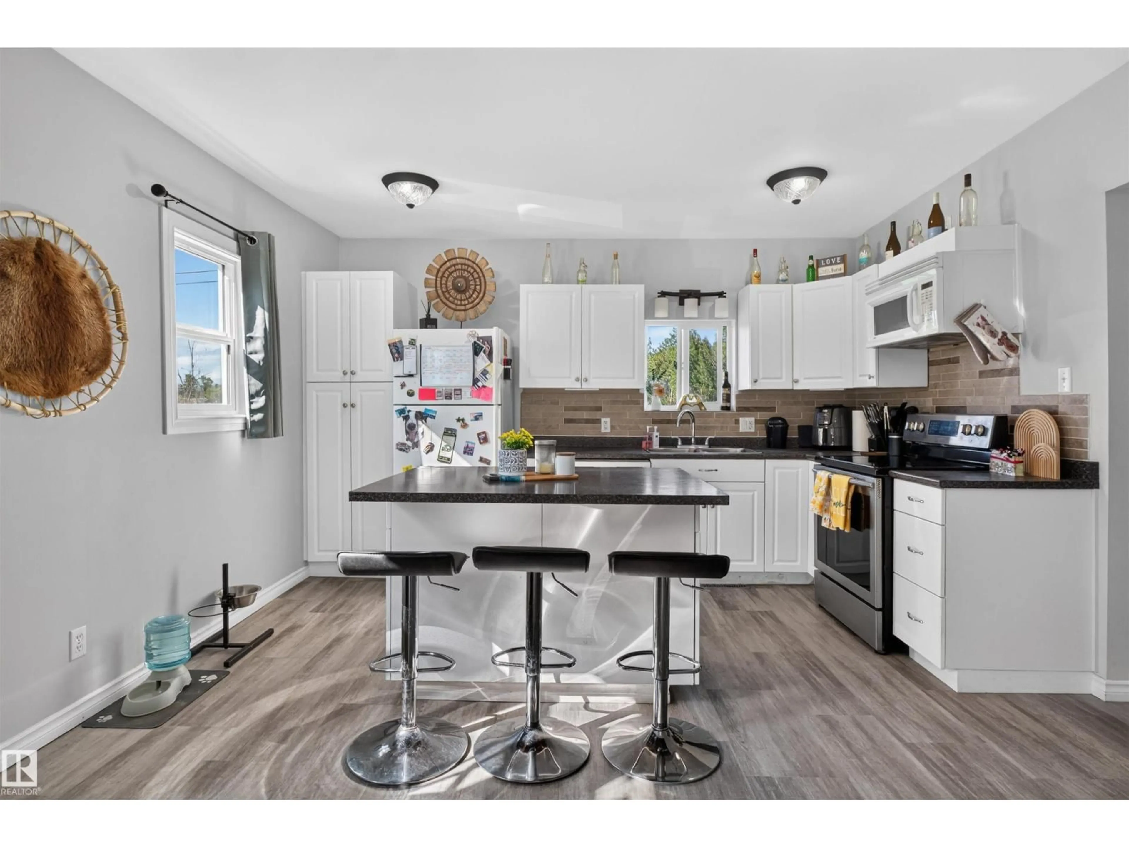 Open concept kitchen, unknown for 4740 49 AV, Sangudo Alberta T0E2A0