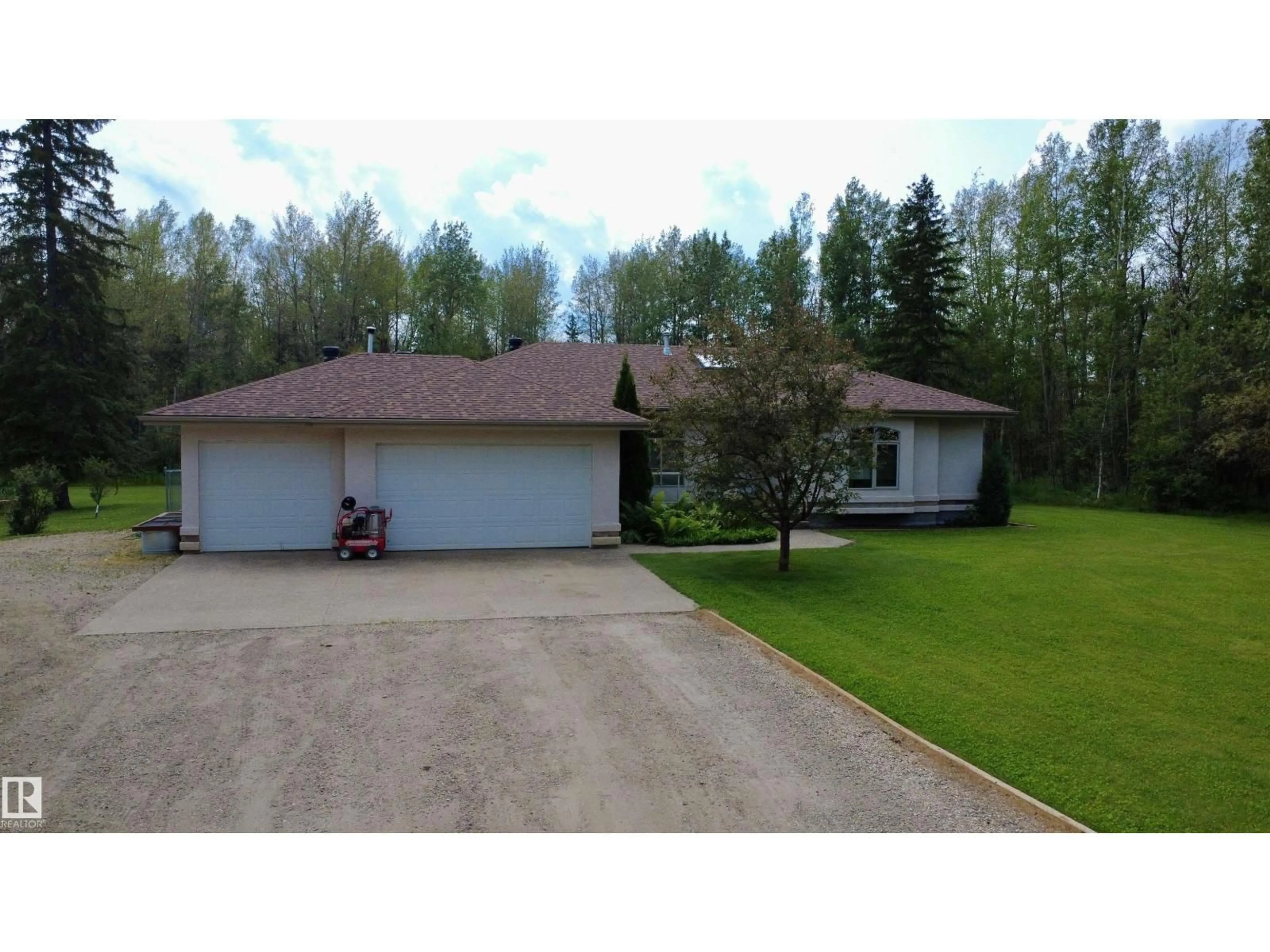 A pic from outside/outdoor area/front of a property/back of a property/a pic from drone, street for 49427 RR 81, Rural Brazeau County Alberta T7A2A3