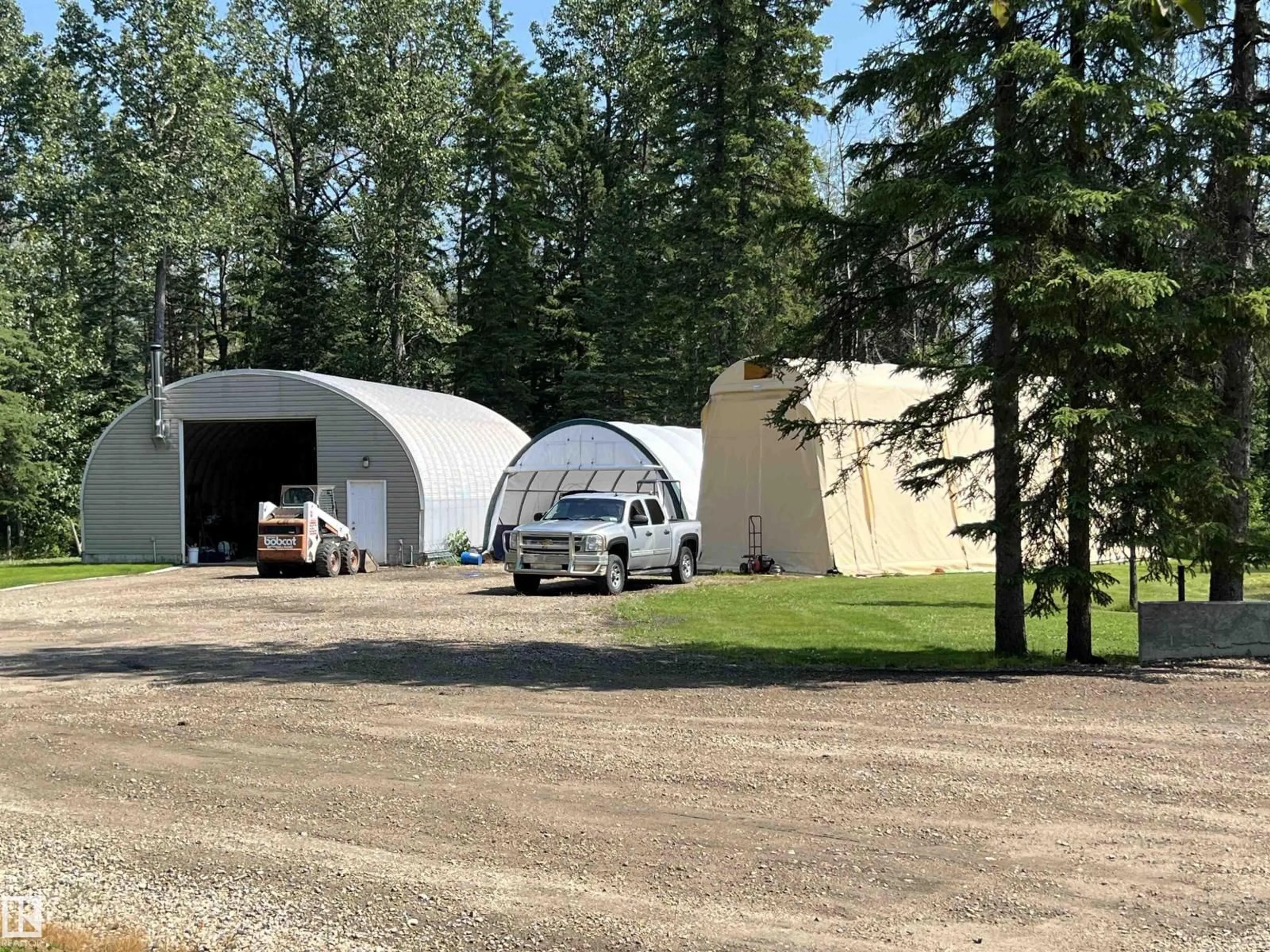 Indoor garage for 49427 RR 81, Rural Brazeau County Alberta T7A2A3