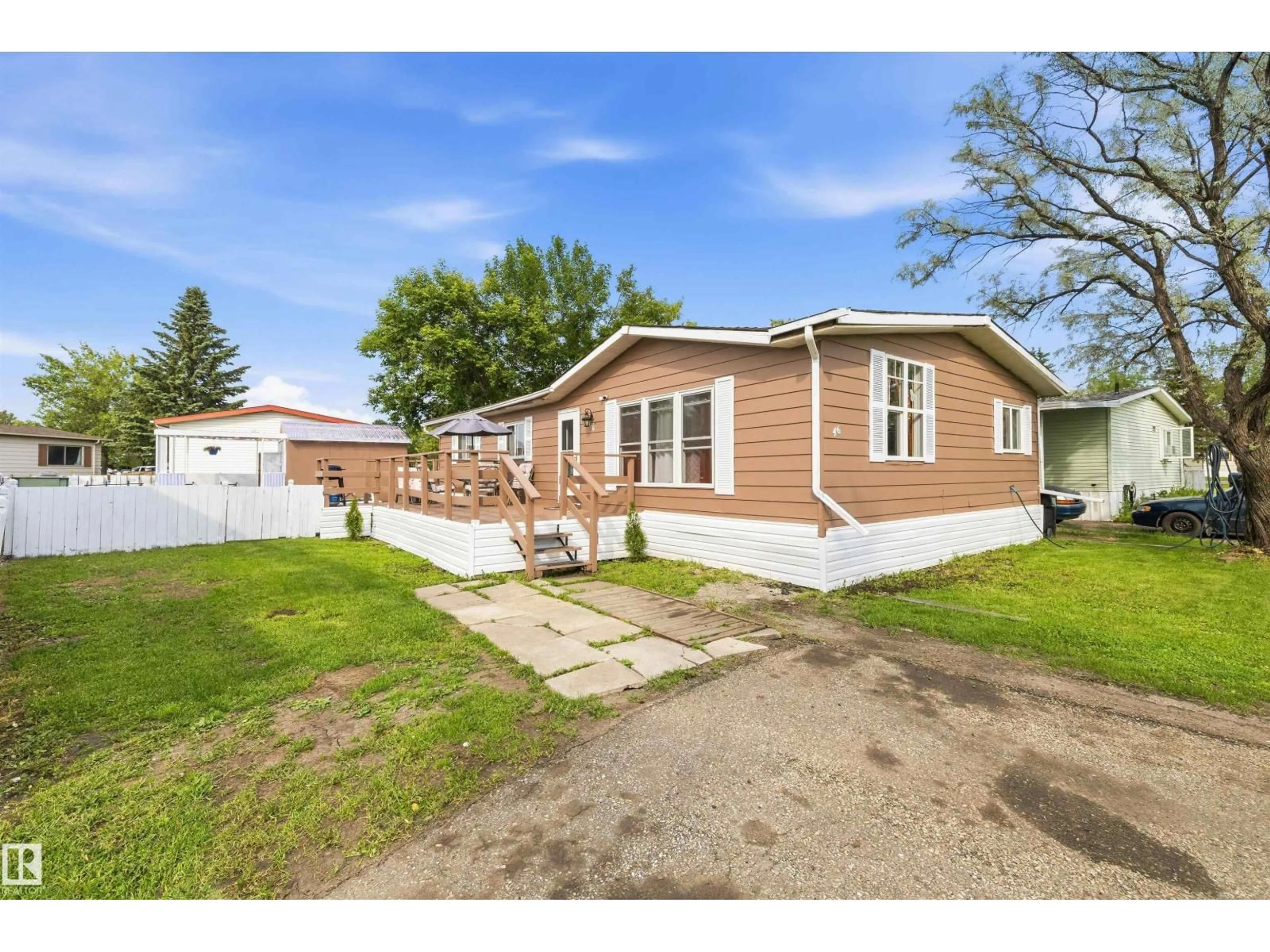 Home with vinyl exterior material, street for 46 MAPLE TC, Edmonton Alberta T6P1H6