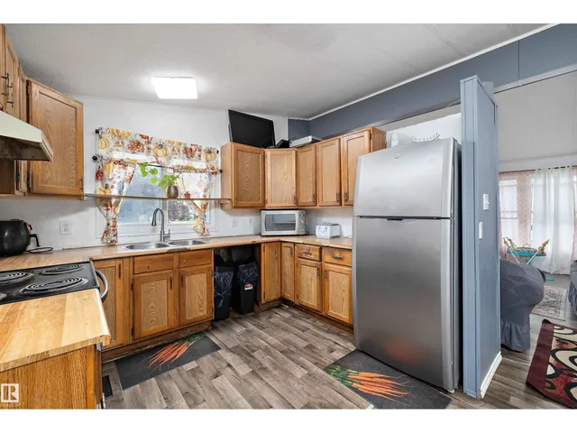 46 MAPLE TC, Edmonton 5