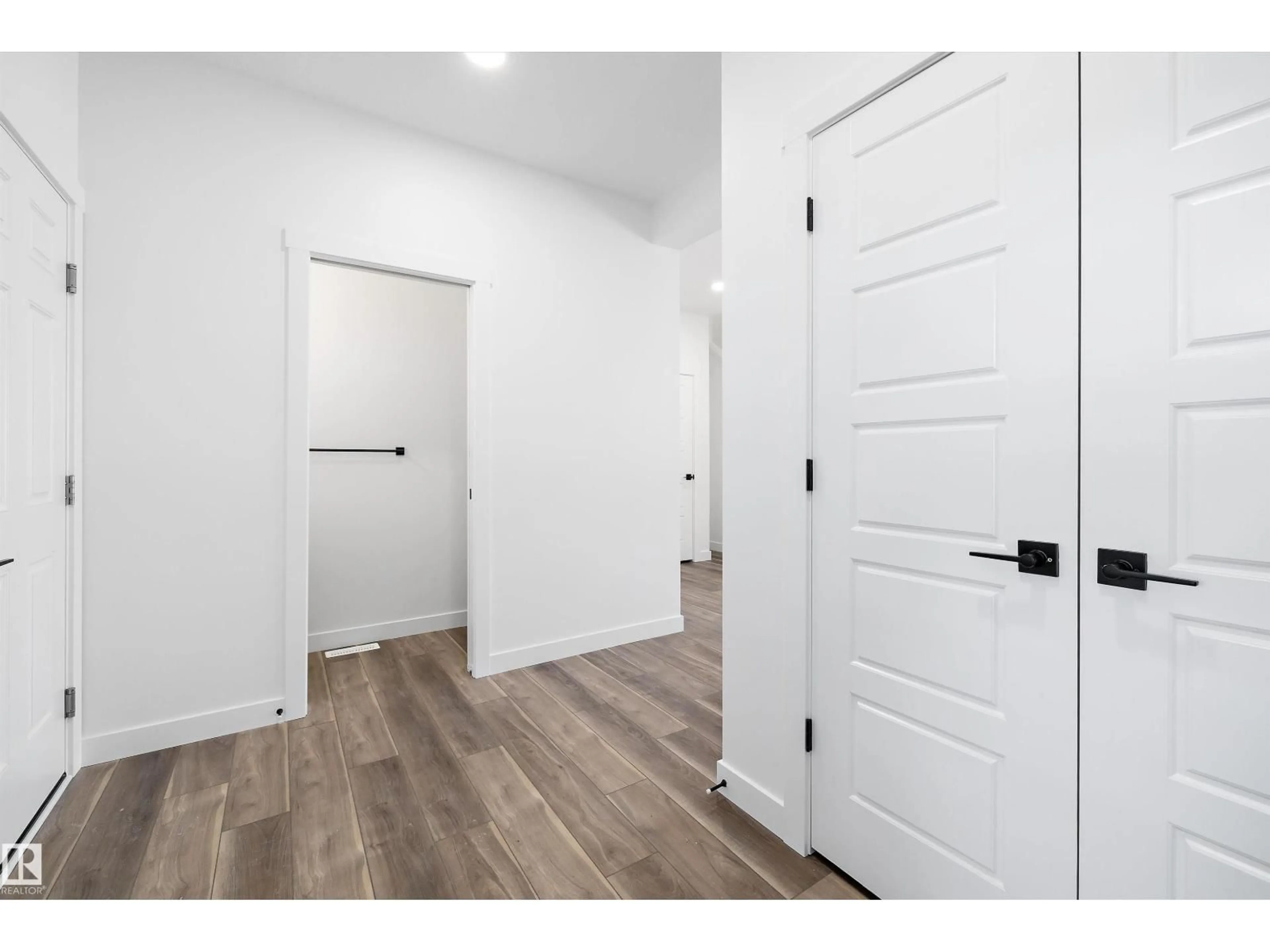 Indoor entryway for NW - 19304 29 AV, Edmonton Alberta T6M3B2