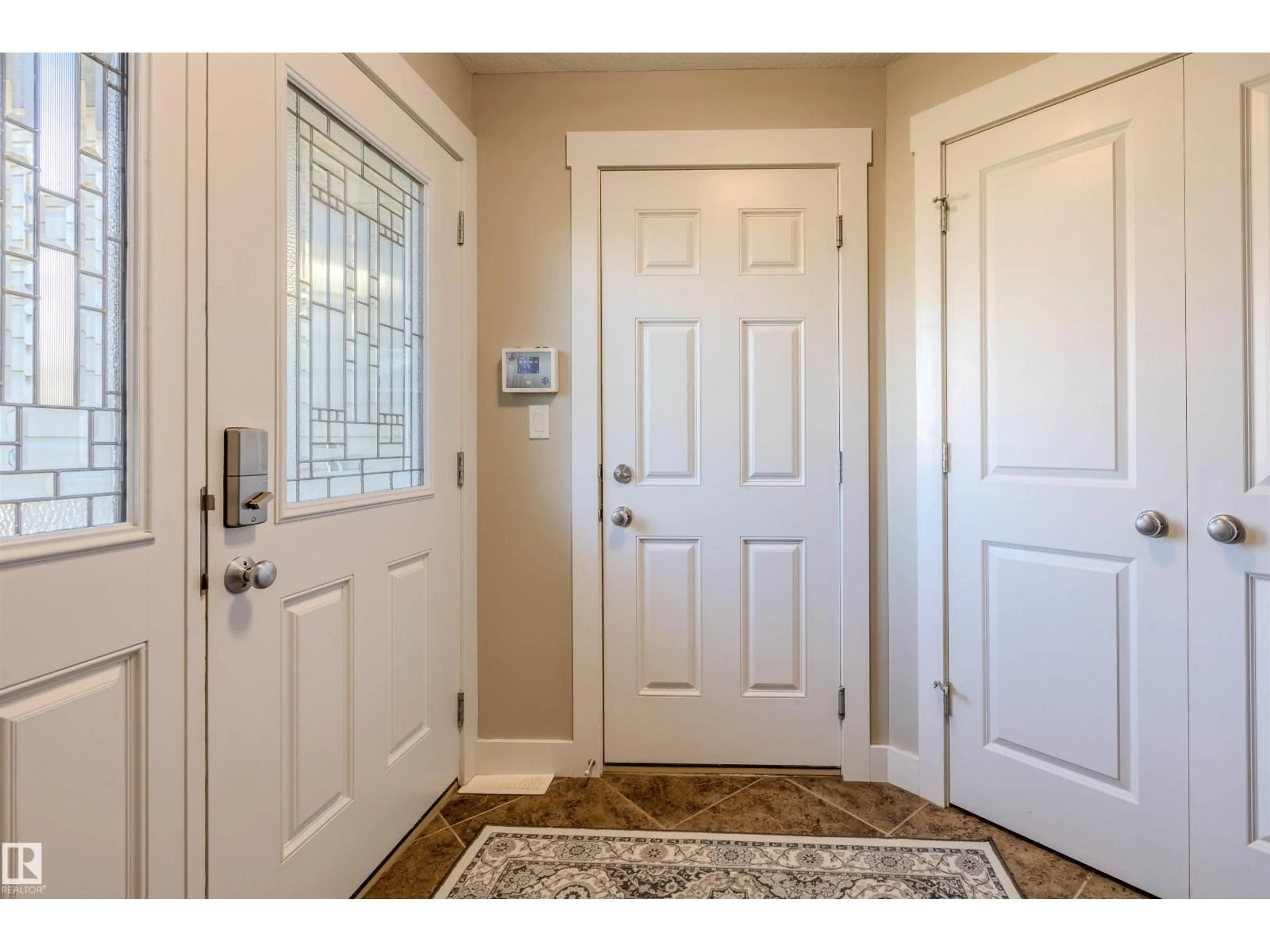Indoor entryway for 501 GRANDIN DR, Morinville Alberta T8R0E3