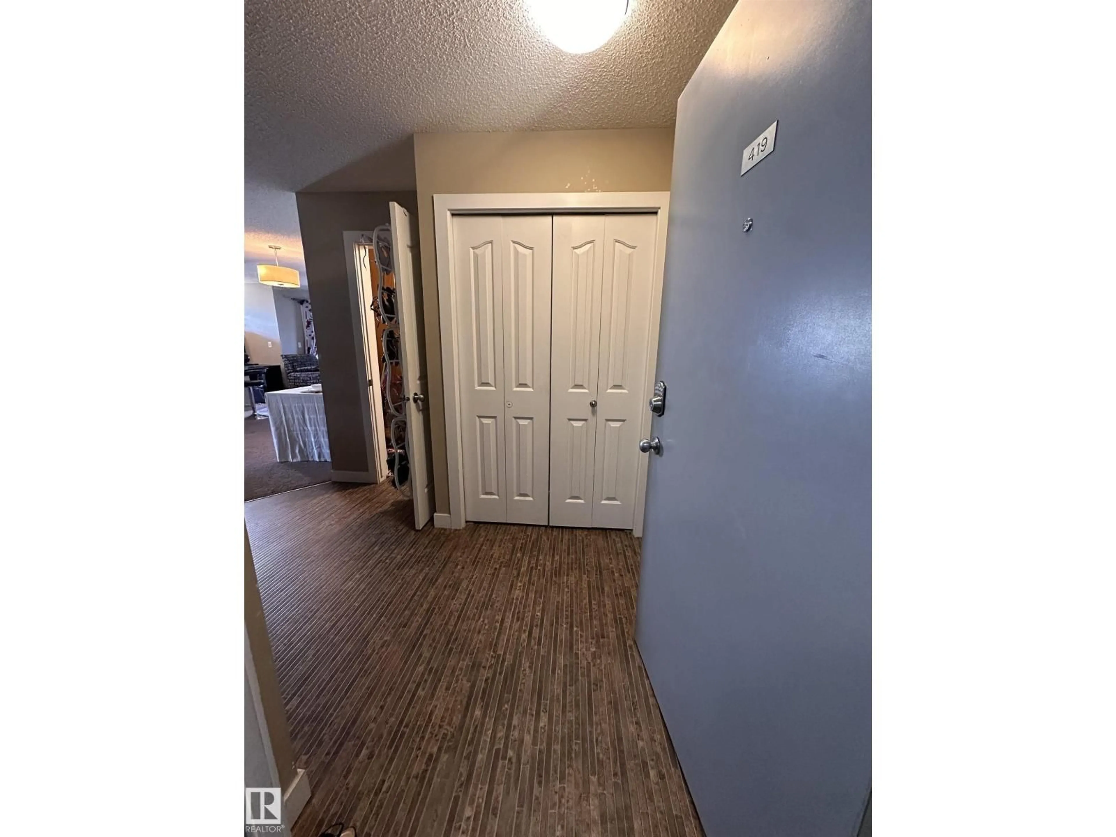 Indoor entryway for #419 - 11808 22 AV SW, Edmonton Alberta T6W2A2