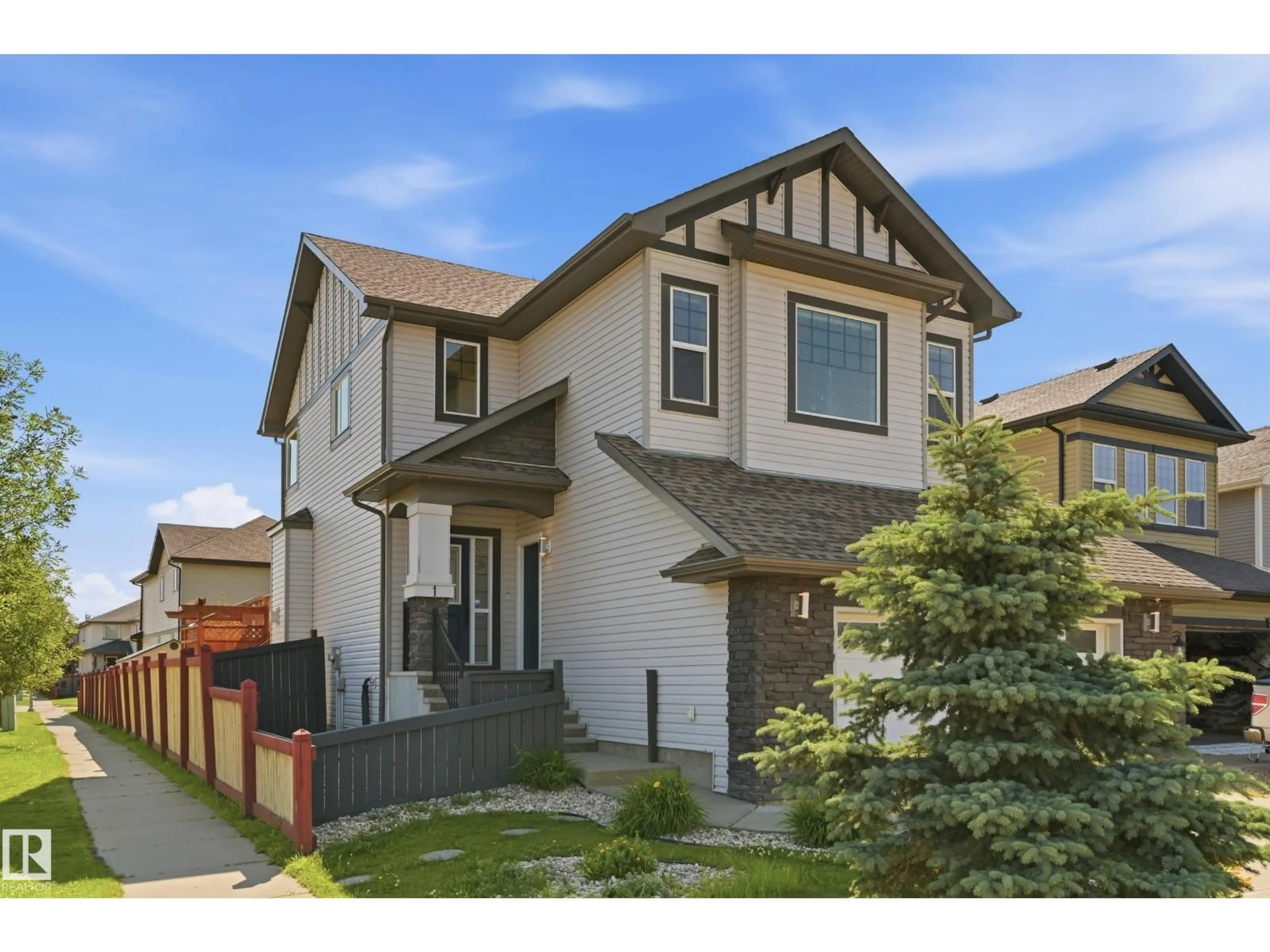 Home with vinyl exterior material, street for 1 SOUTHFORK CL, Leduc Alberta T9E0P3