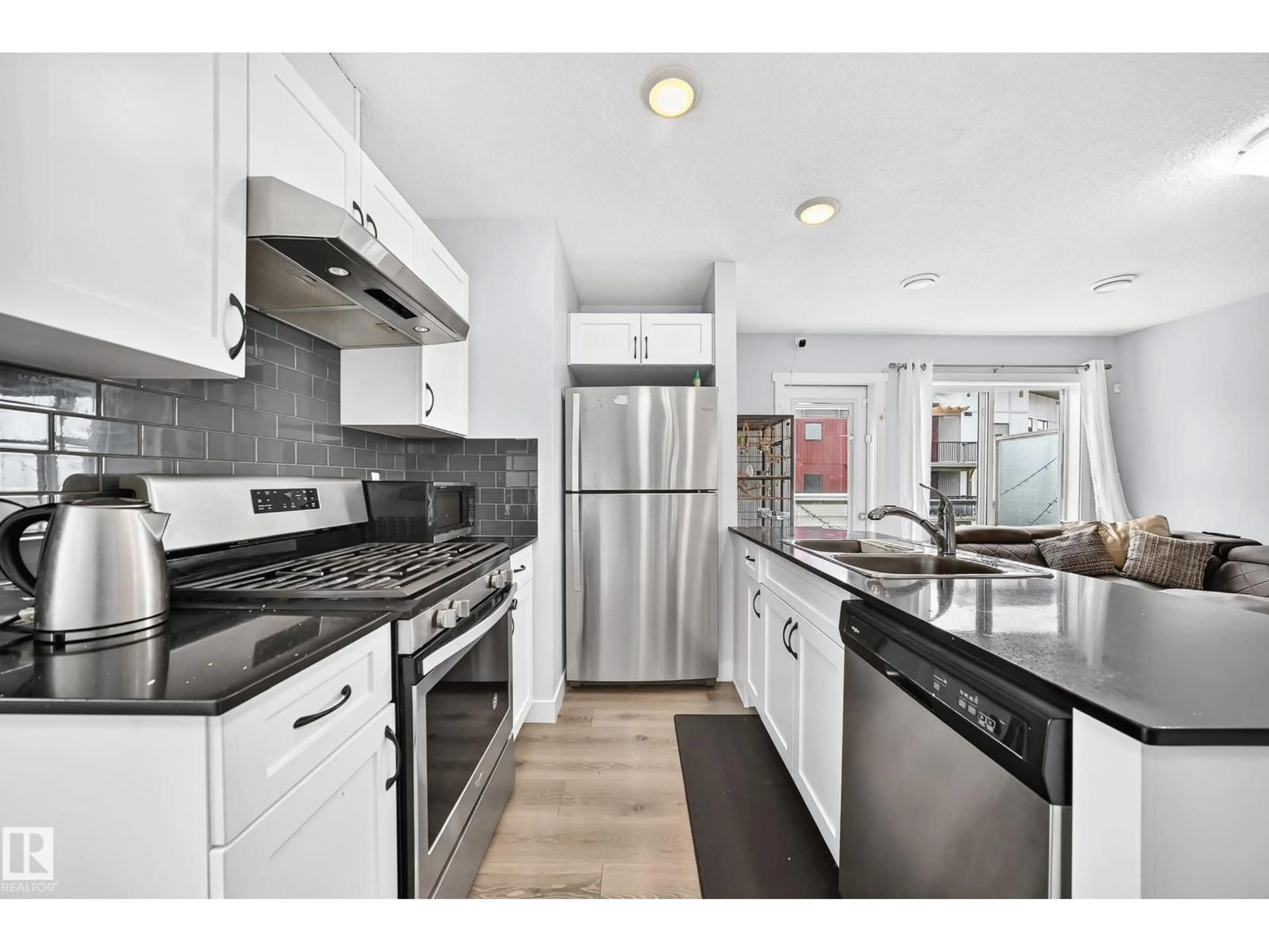 Standard kitchen, ceramic/tile floor for 72 - 1530 TAMARACK BV, Edmonton Alberta T6T2E6