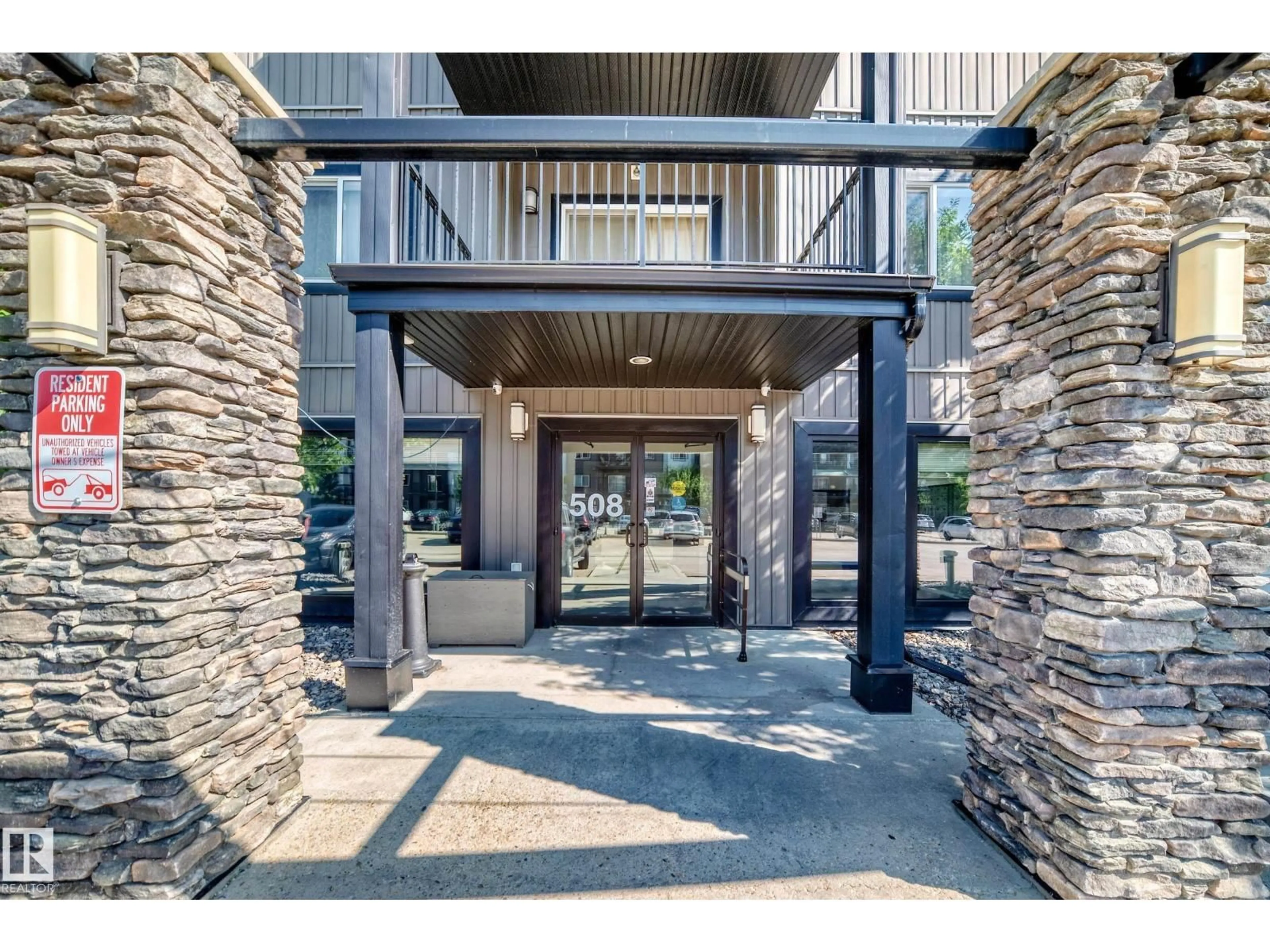 Indoor foyer for 408 - 508 ALBANY WY, Edmonton Alberta T6V0L1