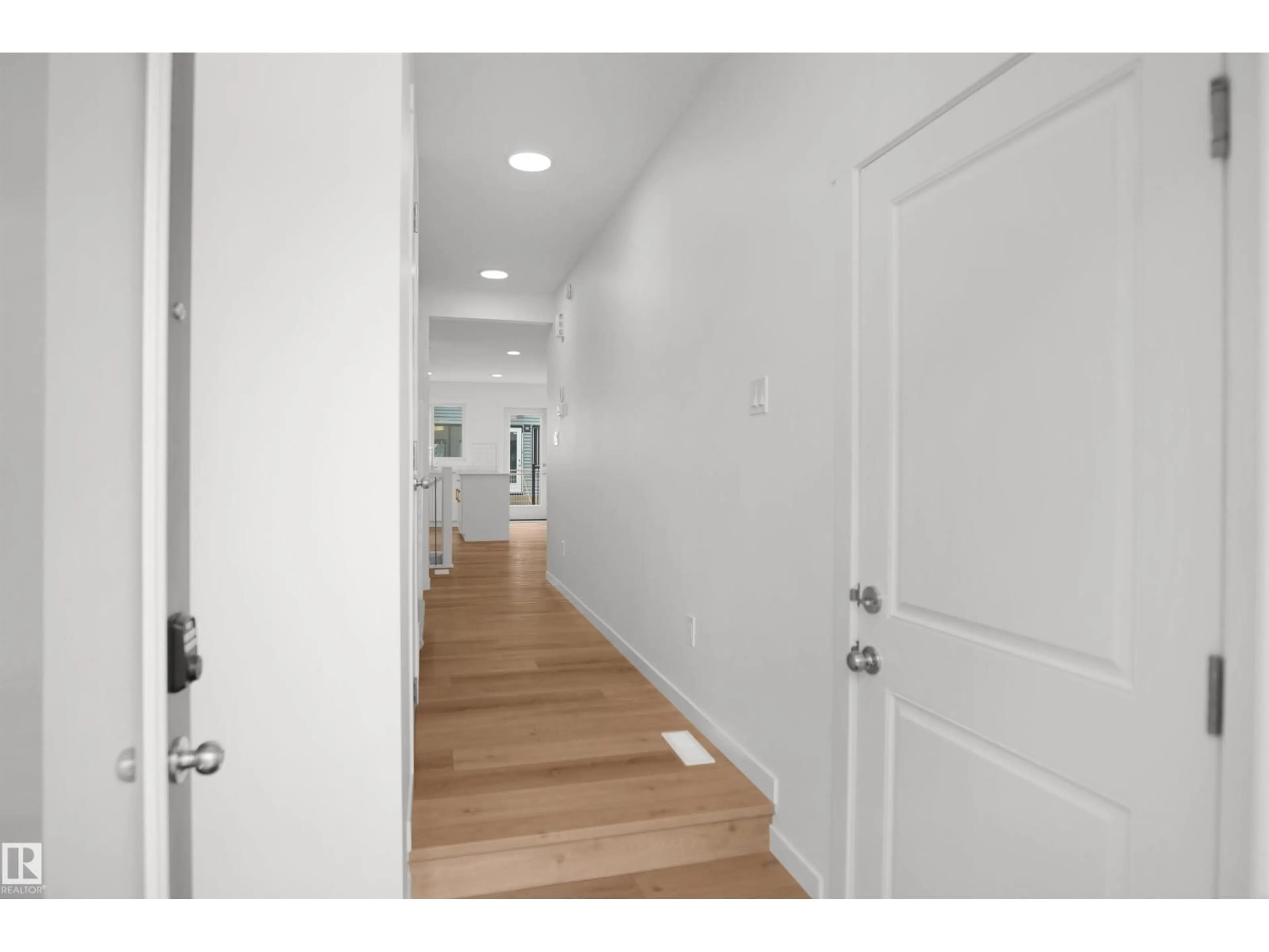 Indoor entryway for 27 - 1430 ASTER WY, Edmonton Alberta T6T2N8