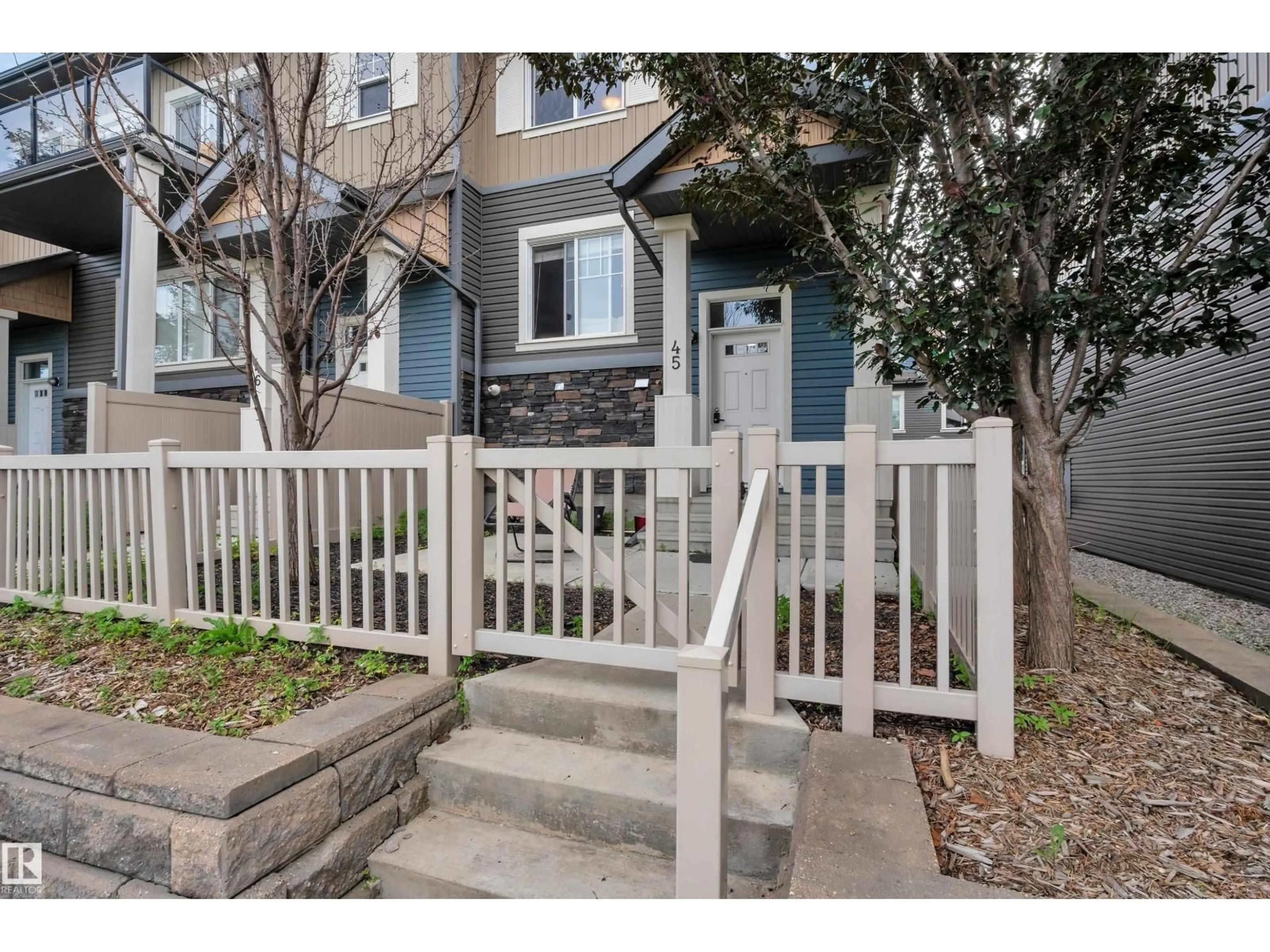 Stairs for #45 - 1030 CHAPPELLE BV, Edmonton Alberta T6W2K7