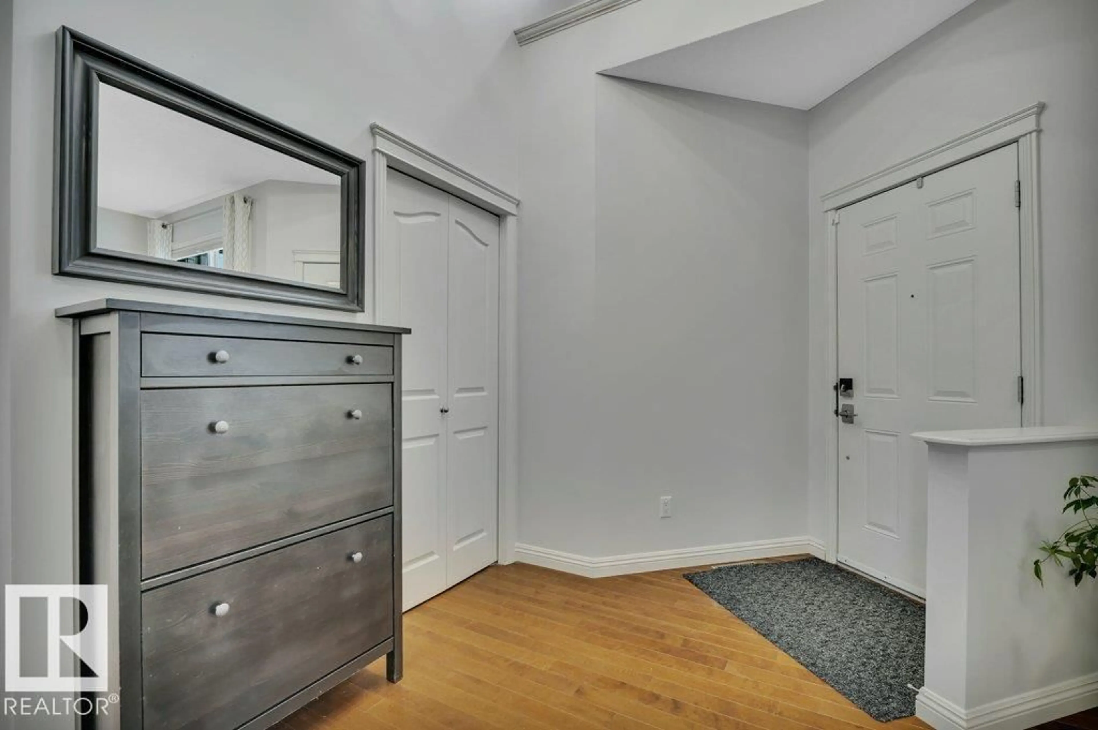 Indoor entryway for 313 SOUTHWICK BV, Leduc Alberta T9E0E8