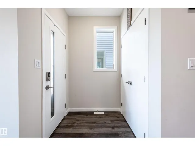 15928 100 AV, Edmonton 3