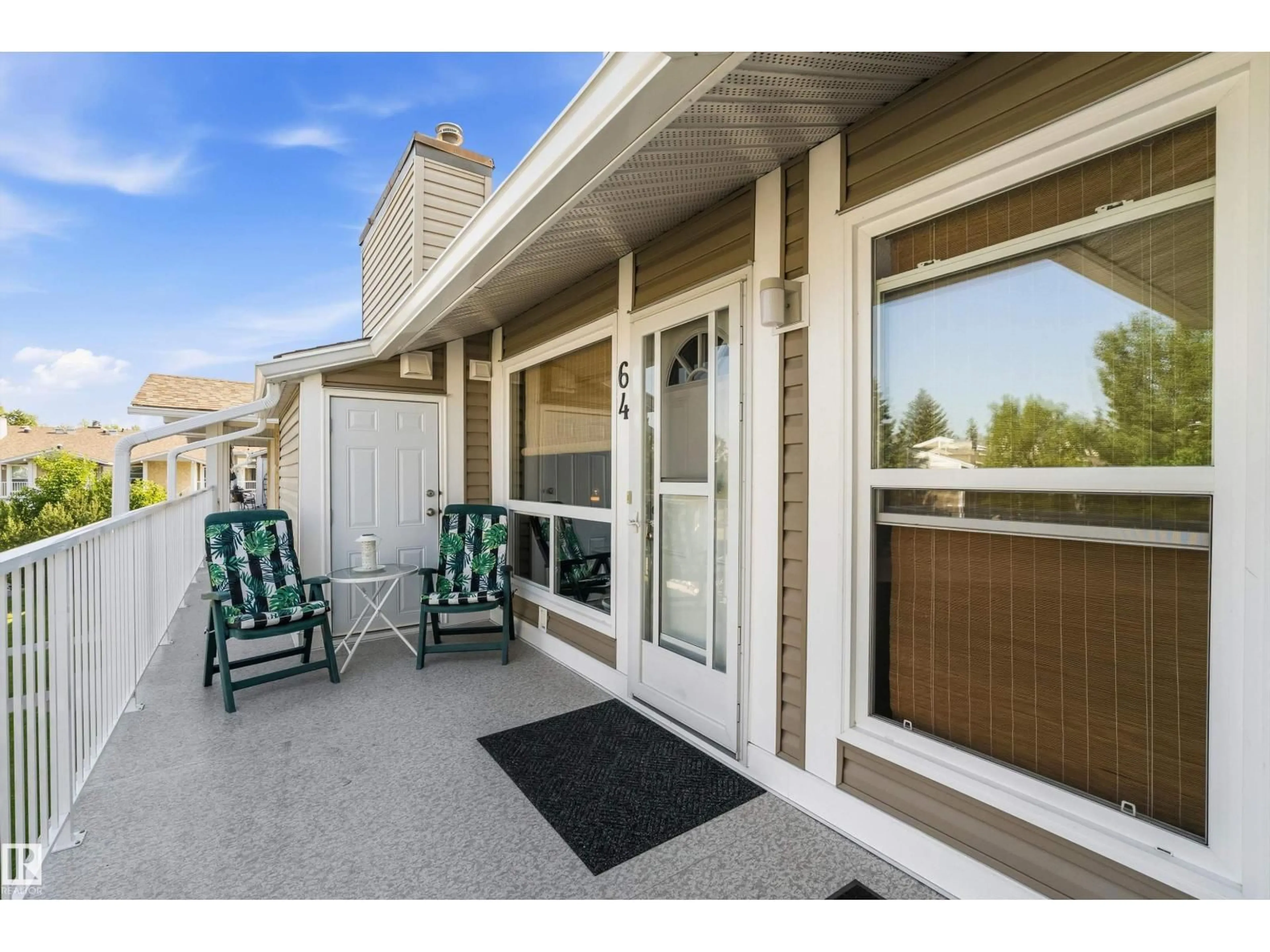 Patio, unknown for 2204 - 64 118 ST, Edmonton Alberta T6J5K2
