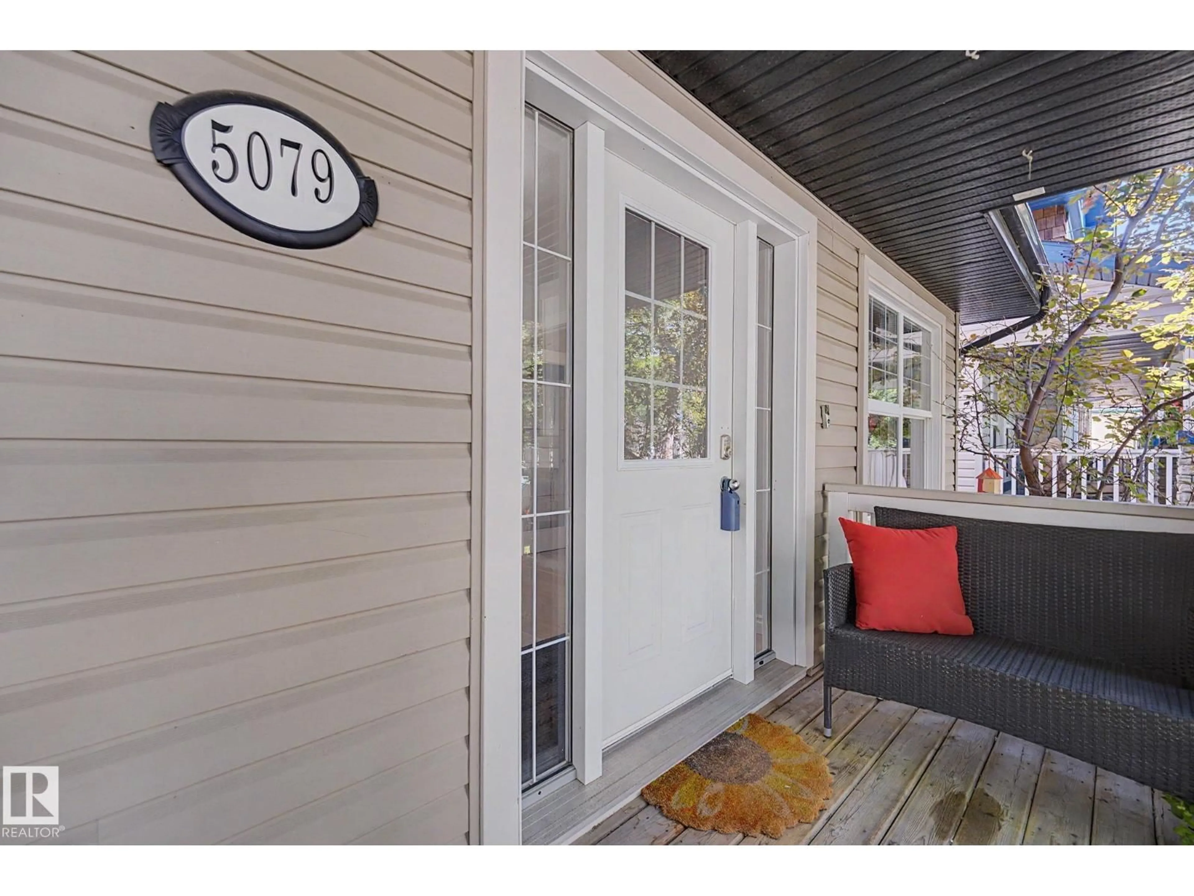 Indoor entryway for 5079 THIBAULT WY, Edmonton Alberta T6R3J3