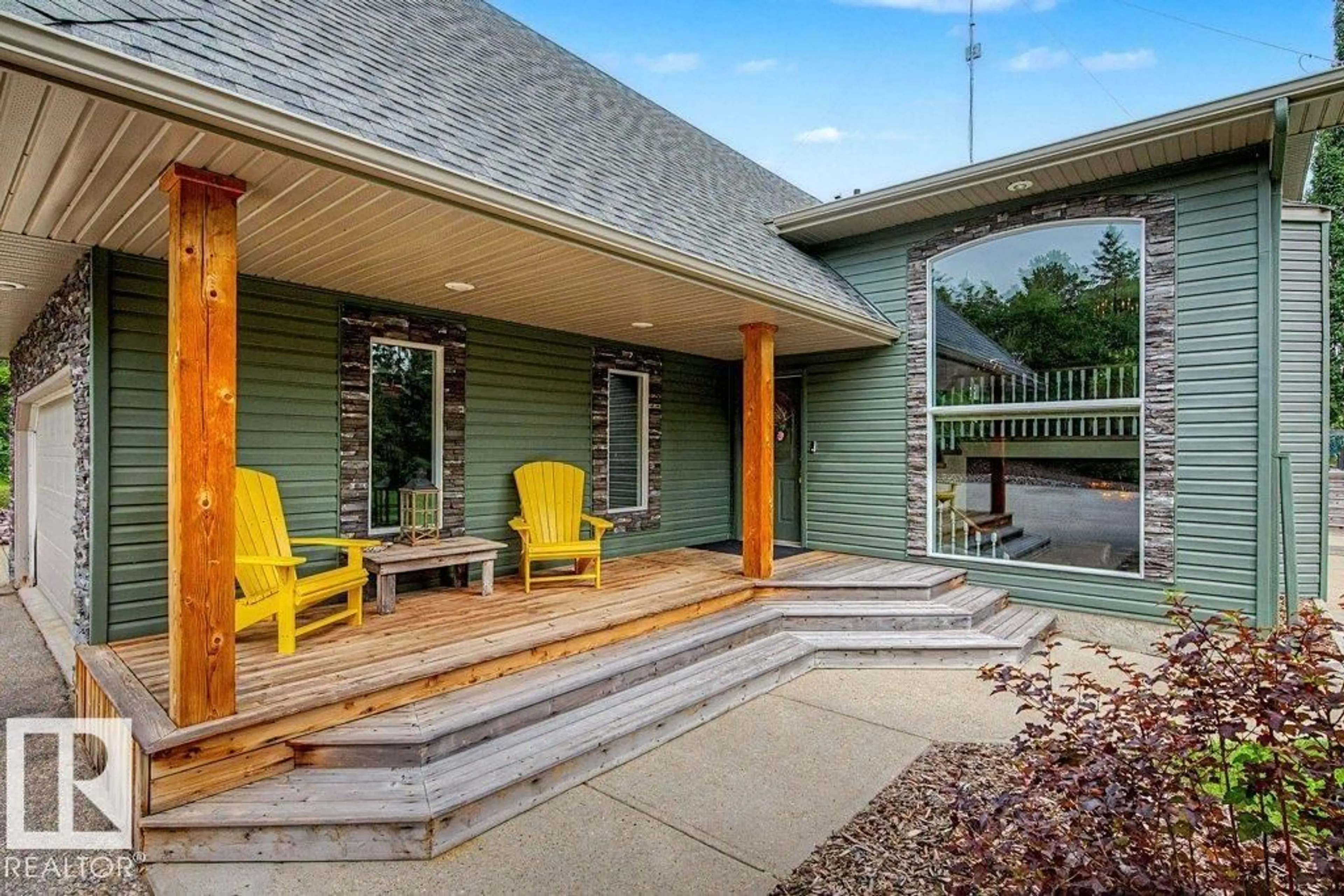Patio, unknown for #2 - 51124 RGE ROAD 264, Rural Parkland County Alberta T7Y1E8