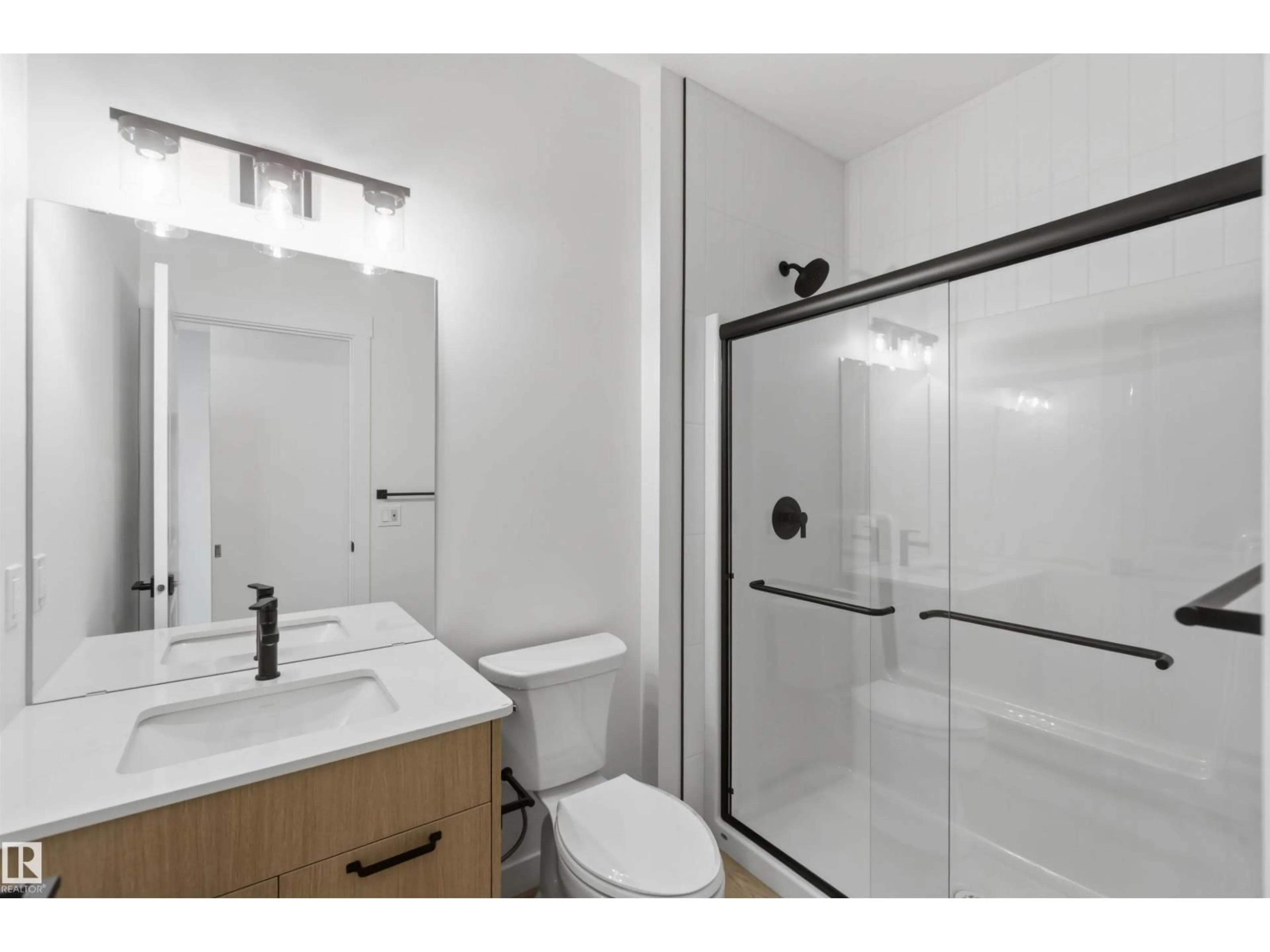 Standard bathroom, unknown for 5872 RAVEN CR, Edmonton Alberta T5S0X7