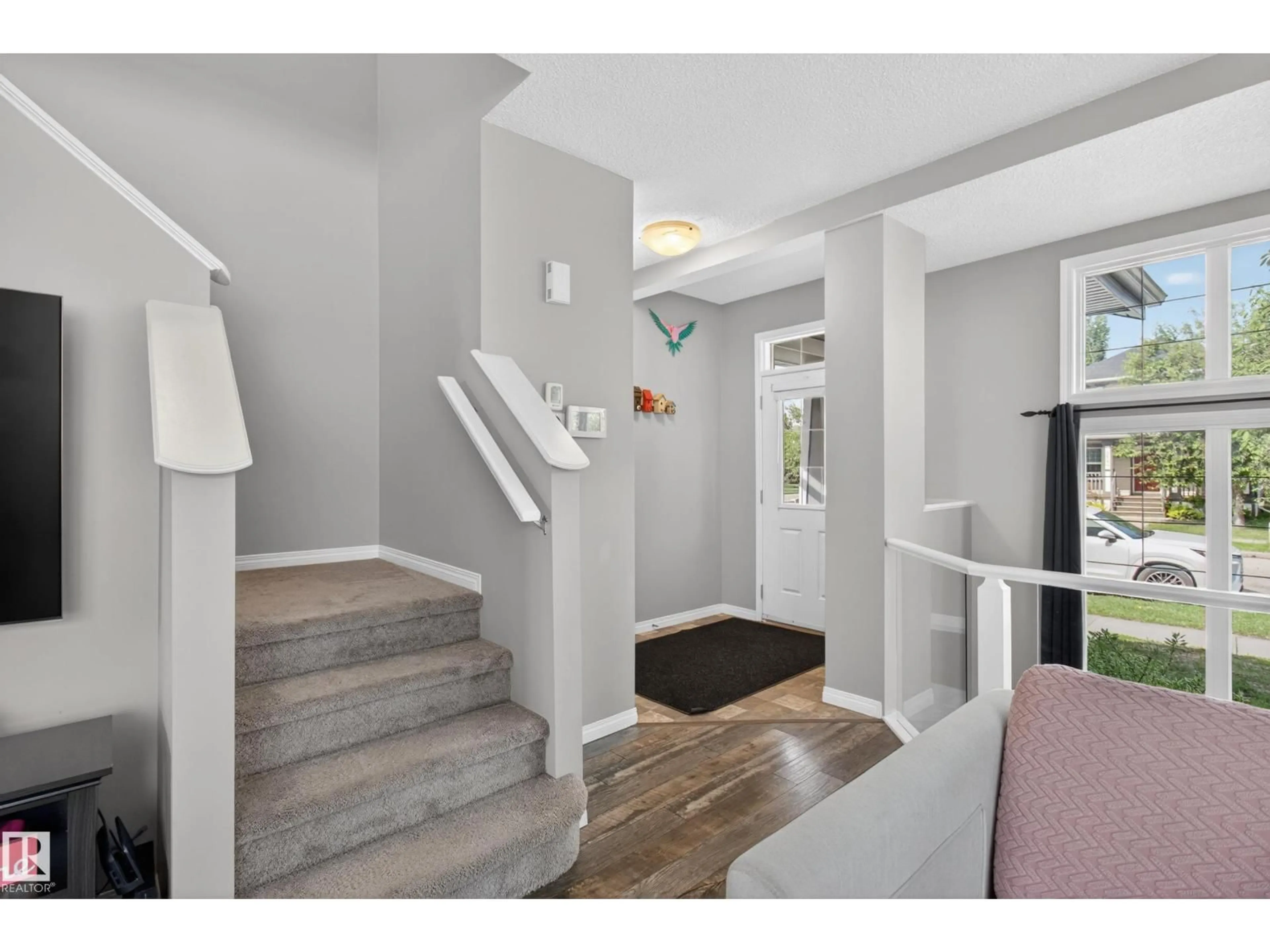 Indoor entryway for NW - 9847 220 ST, Edmonton Alberta T5T4M3