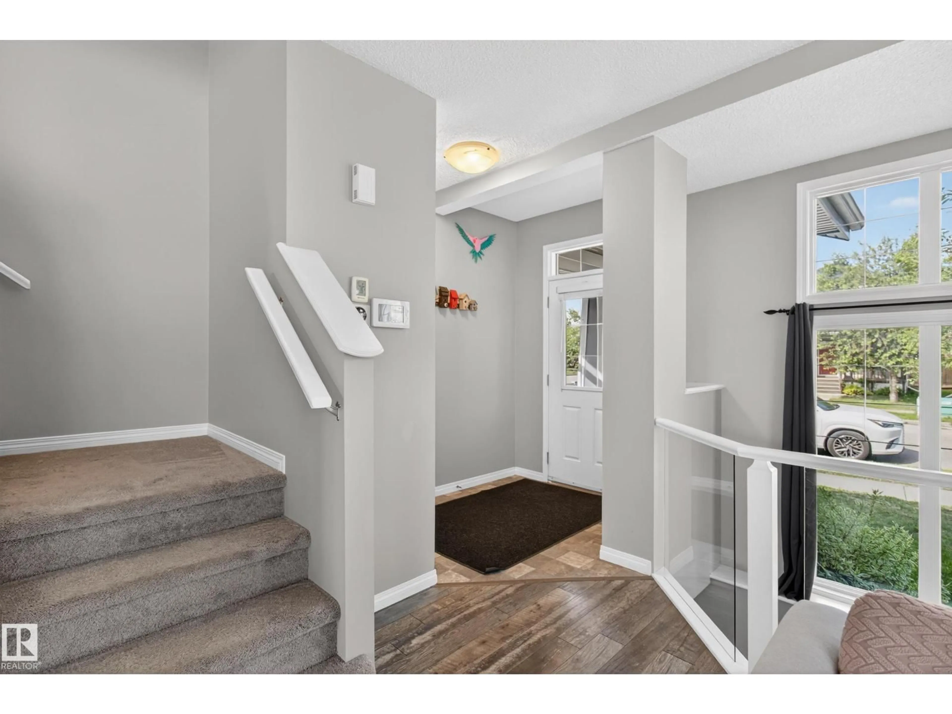 Indoor entryway for NW - 9847 220 ST, Edmonton Alberta T5T4M3