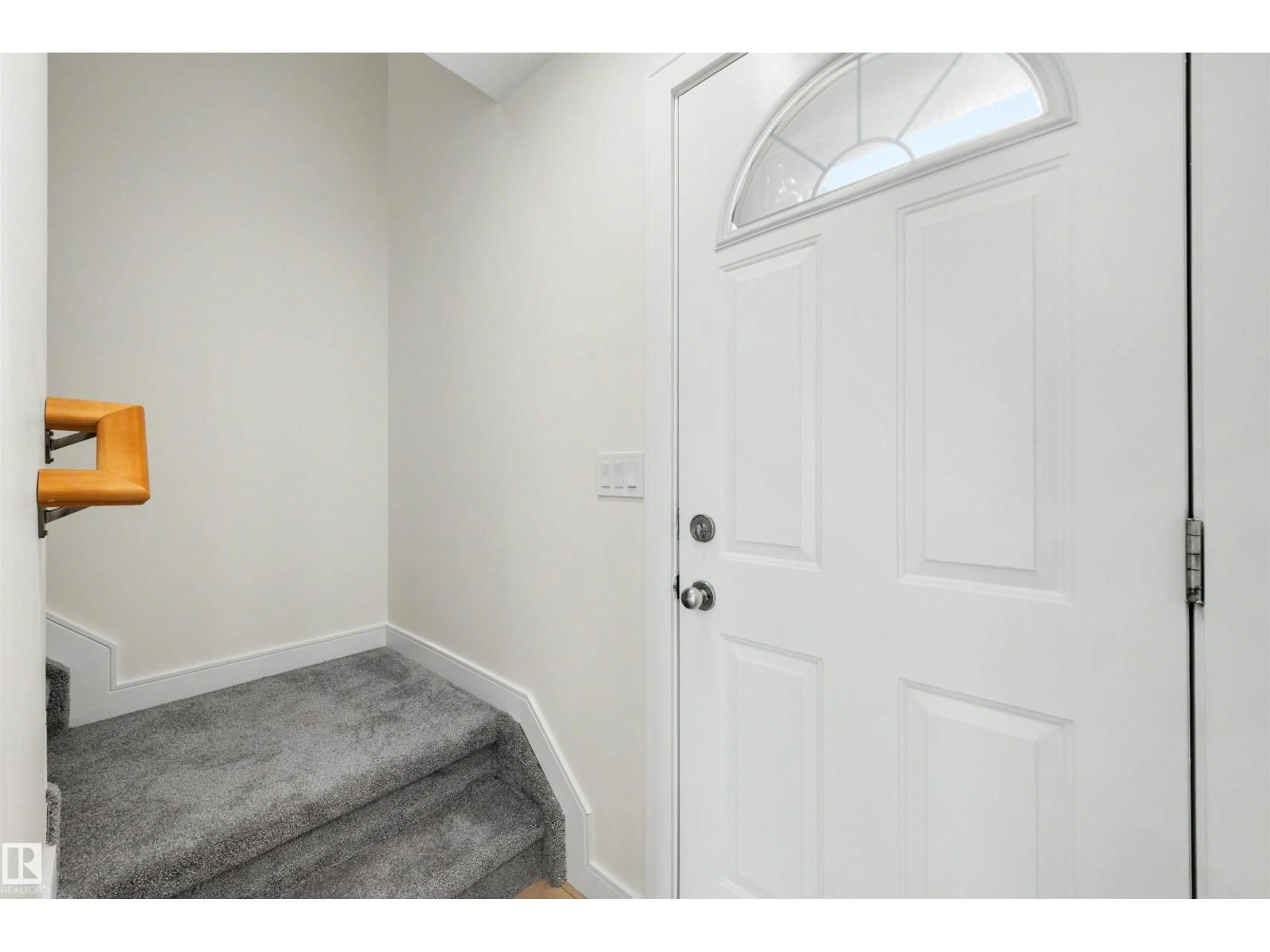 Indoor entryway for 14329 23 ST, Edmonton Alberta T5Y1N1